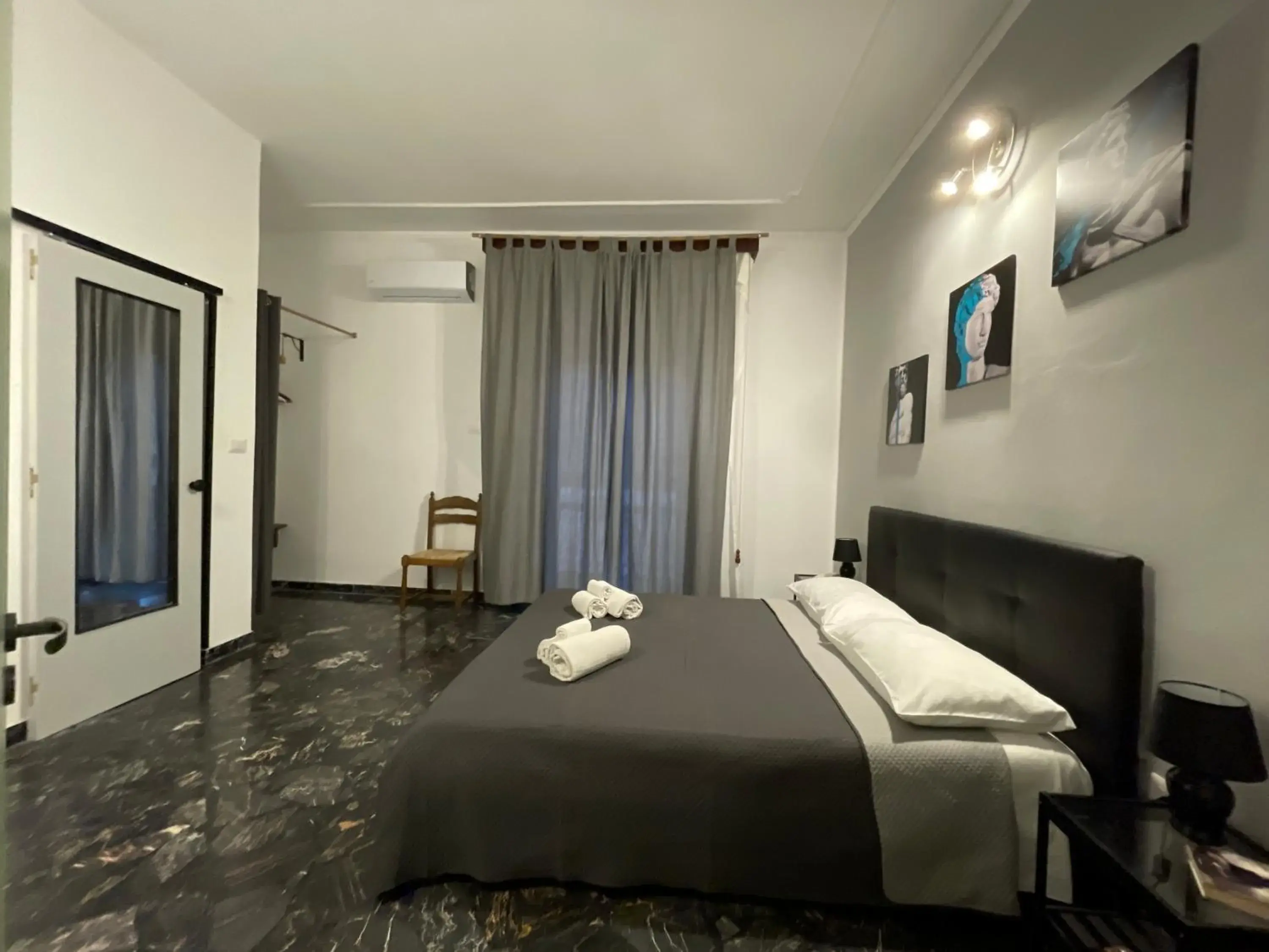 Double Room with Balcony - single occupancy in Le Gorgoni b&b Double Room with Balcony - single occupancy in Le Gorgoni b&b