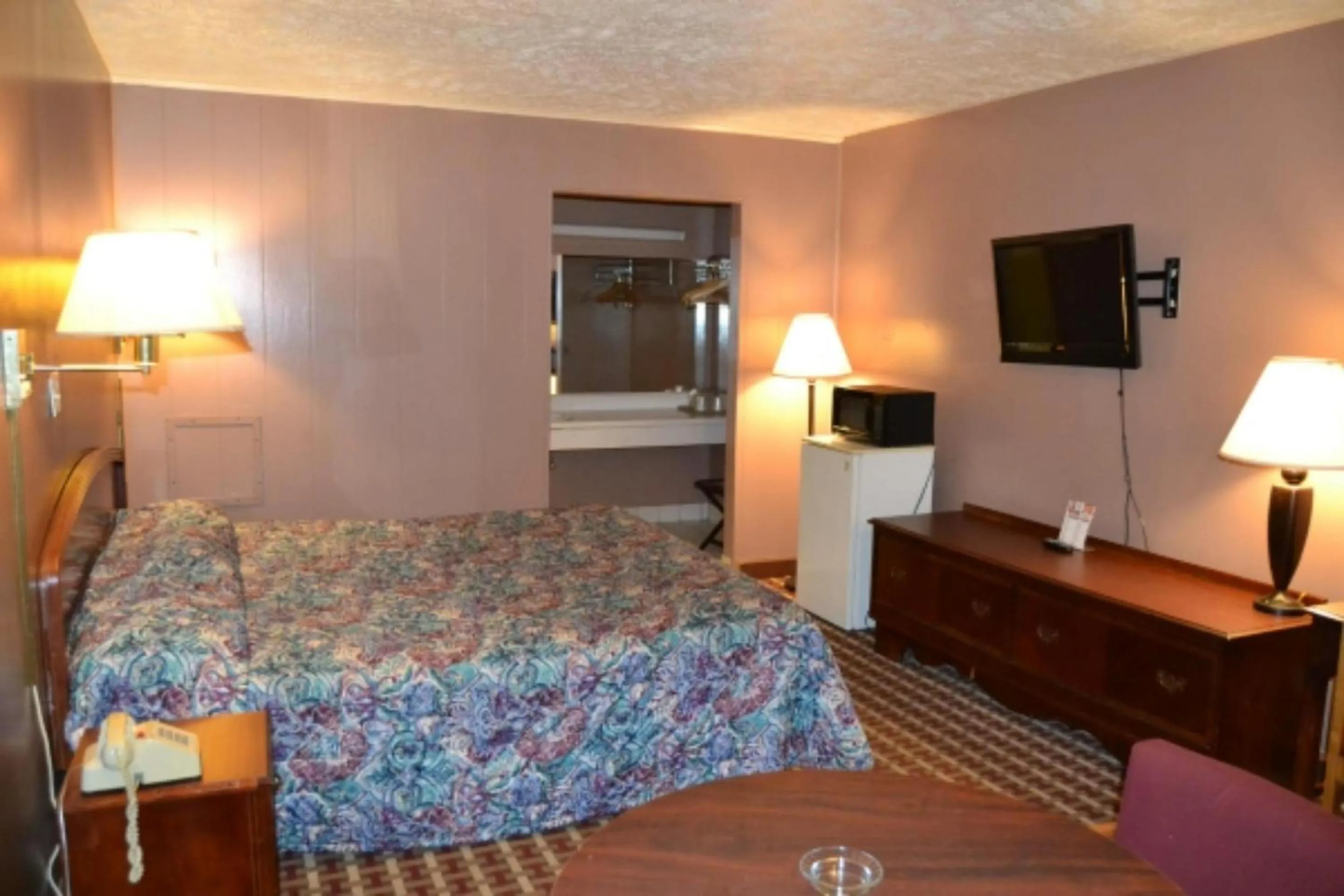 Bedroom, Bed in Capital O Fincastle Motor Inn Tazewell