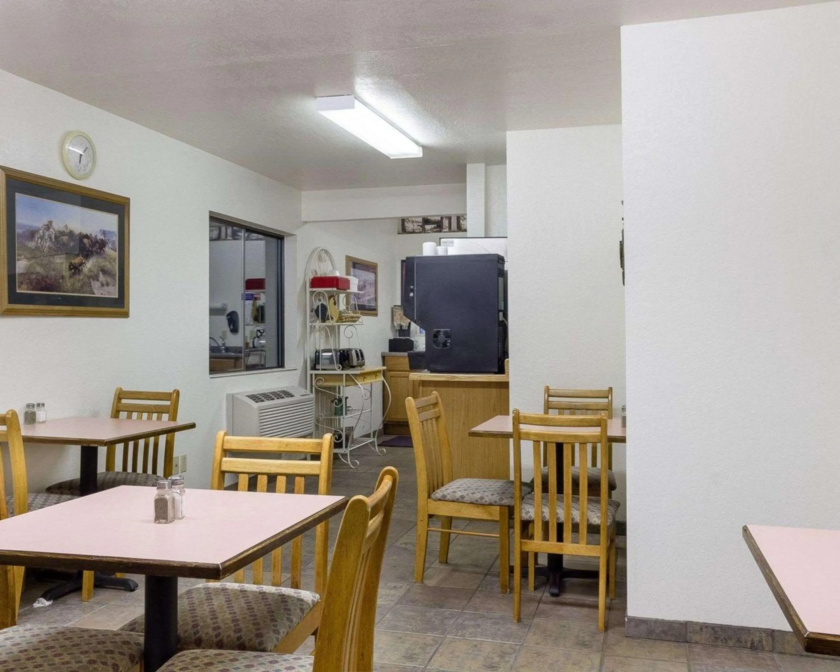 Restaurant/places to eat in Royal Inn Keystone