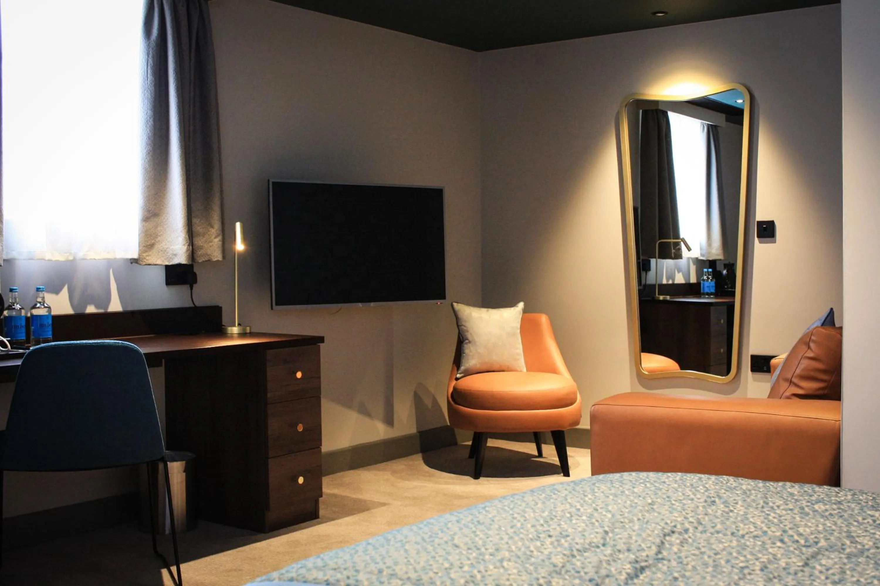 Seating area, Bed in The Comet London Hatfield