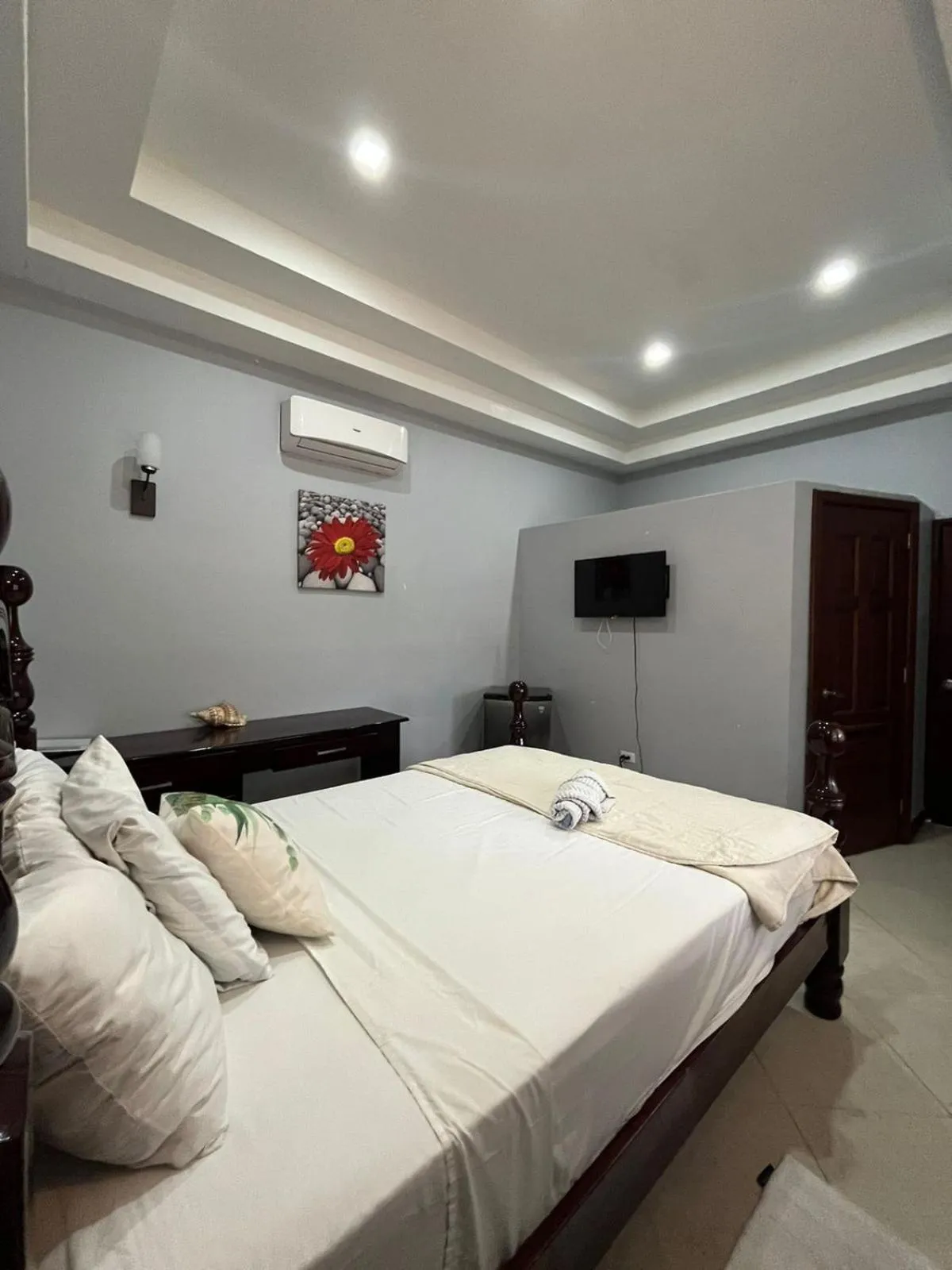 Bed in Seaside Chateau Resort