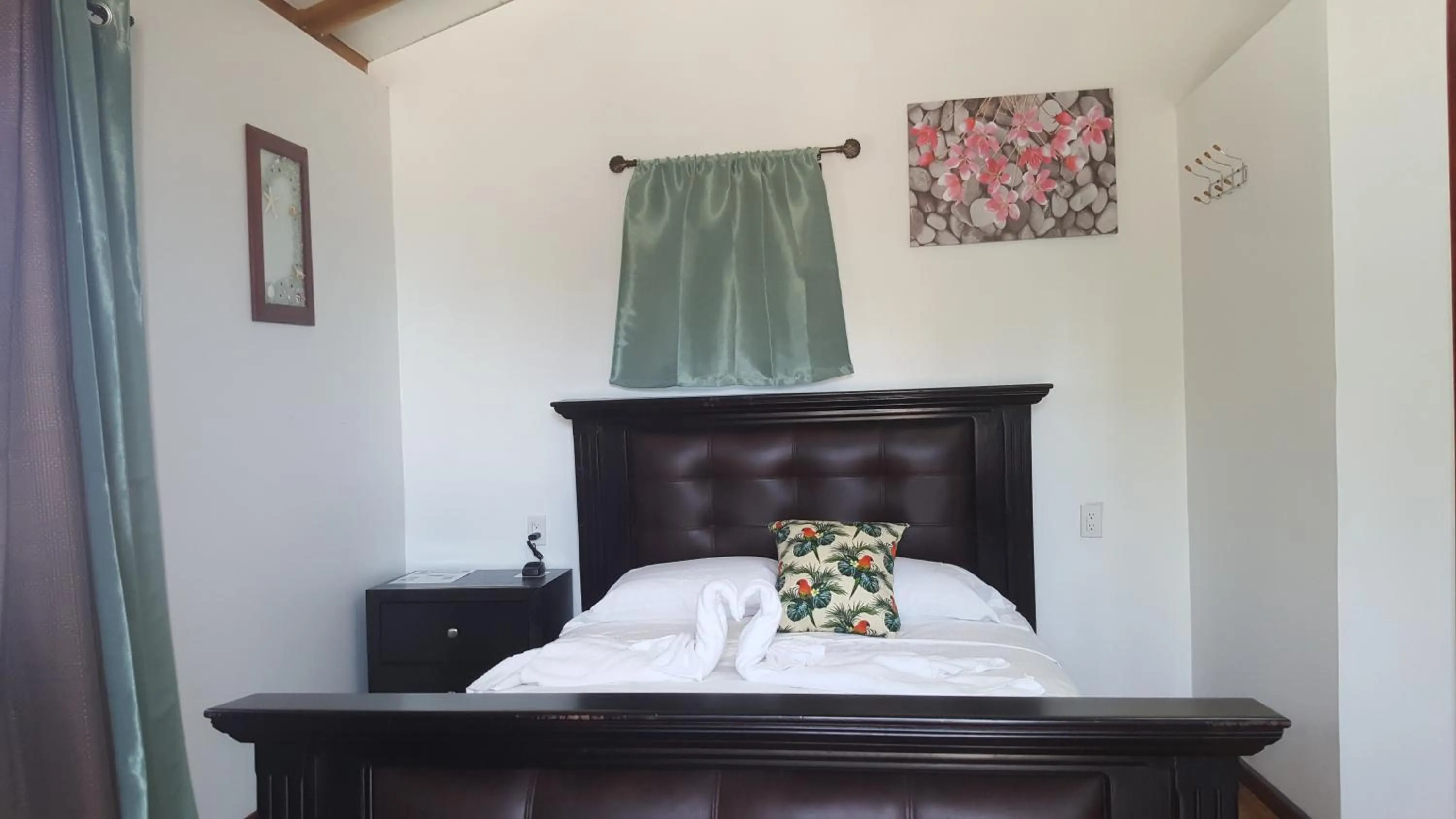 Photo of the whole room, Bed in Seaside Chateau Resort