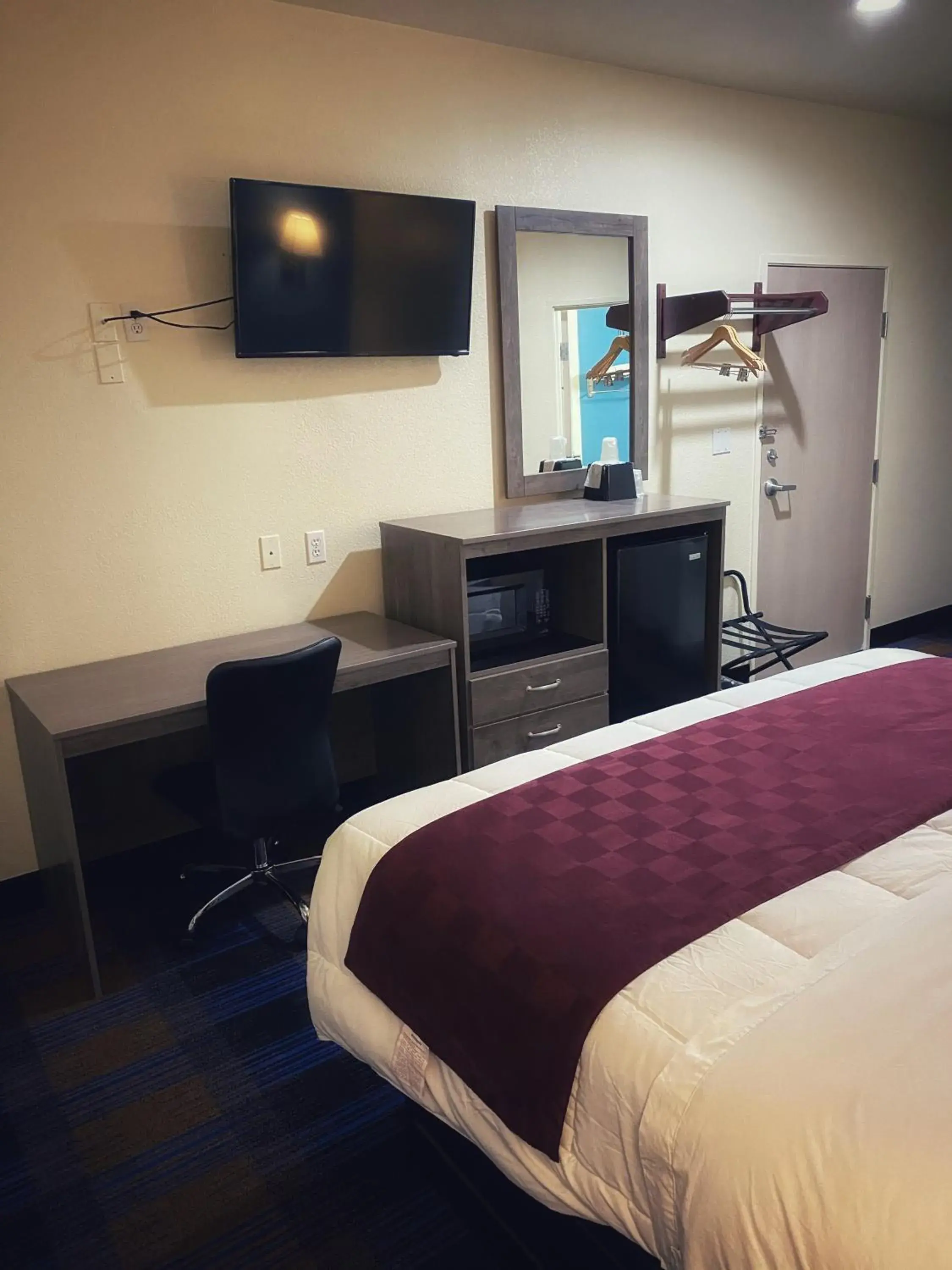 Bed in Lone Star Inn Bed in Lone Star Inn