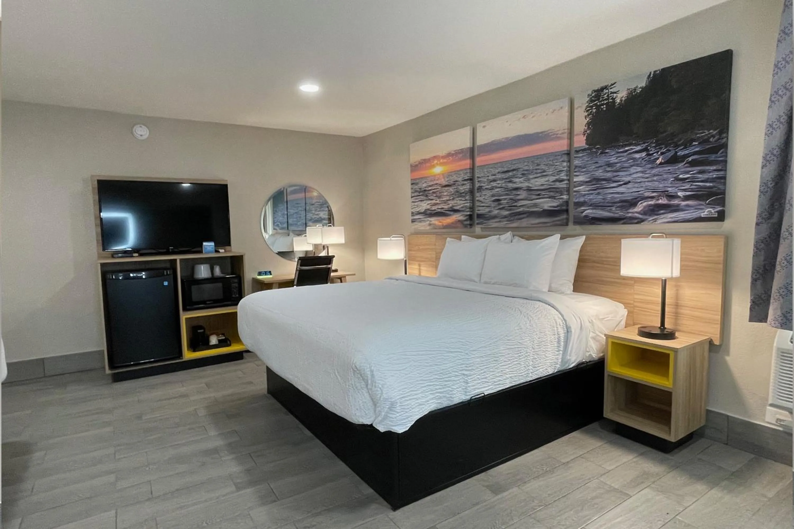 Bed in Days Inn by Wyndham Sulphur Springs