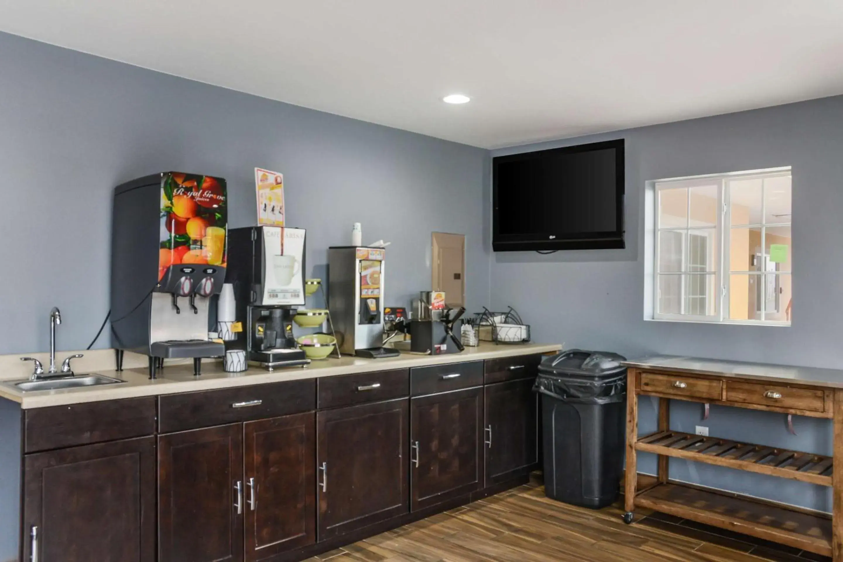 Breakfast in Rodeway Inn Milford Breakfast in Rodeway Inn Milford