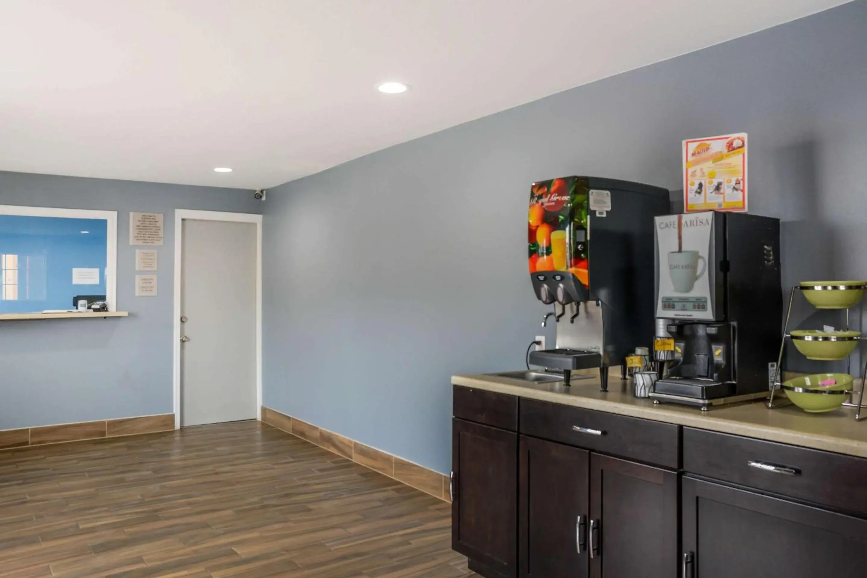 Breakfast in Rodeway Inn Milford Breakfast in Rodeway Inn Milford