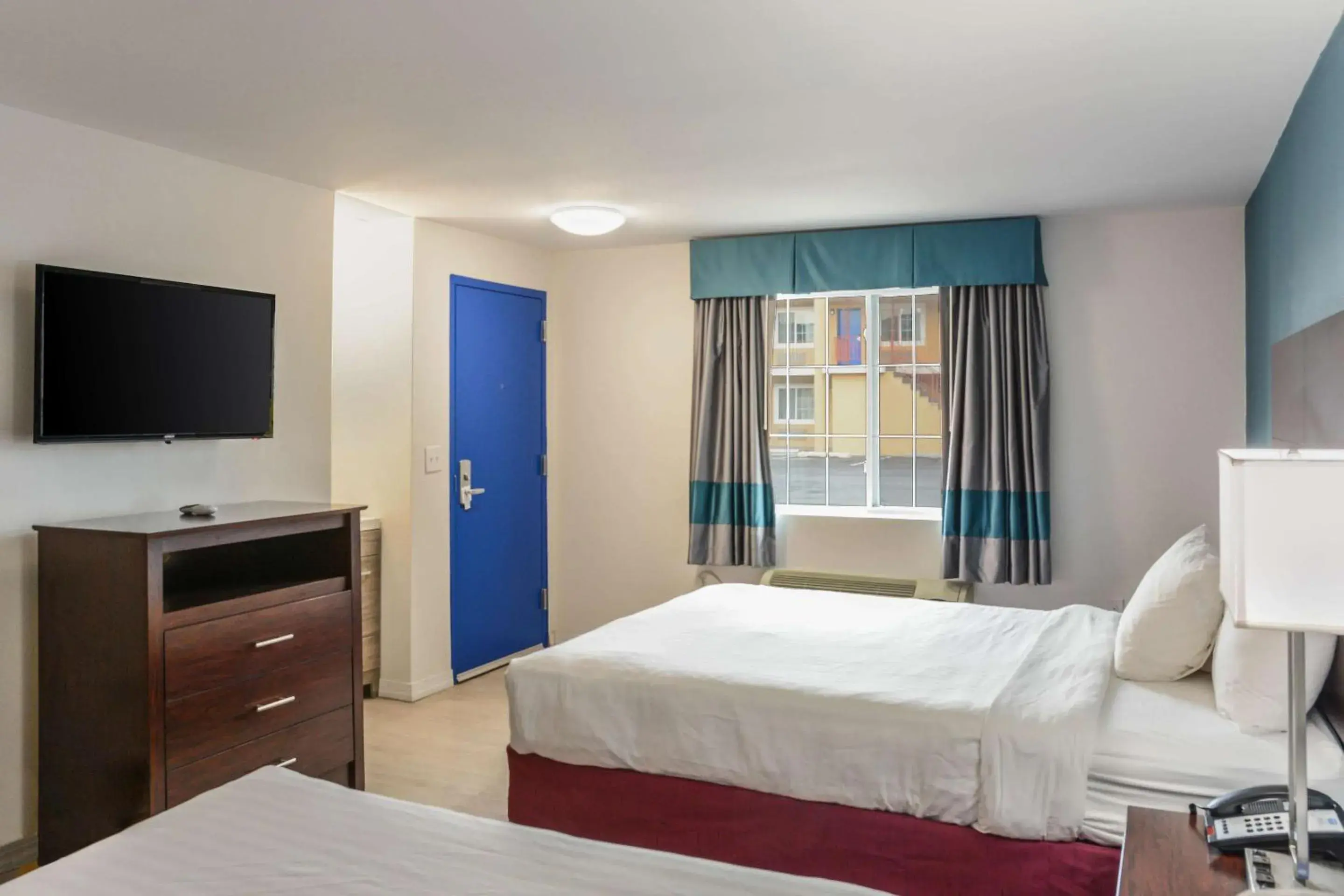 Bedroom, Bed in Rodeway Inn Milford Bedroom, Bed in Rodeway Inn Milford