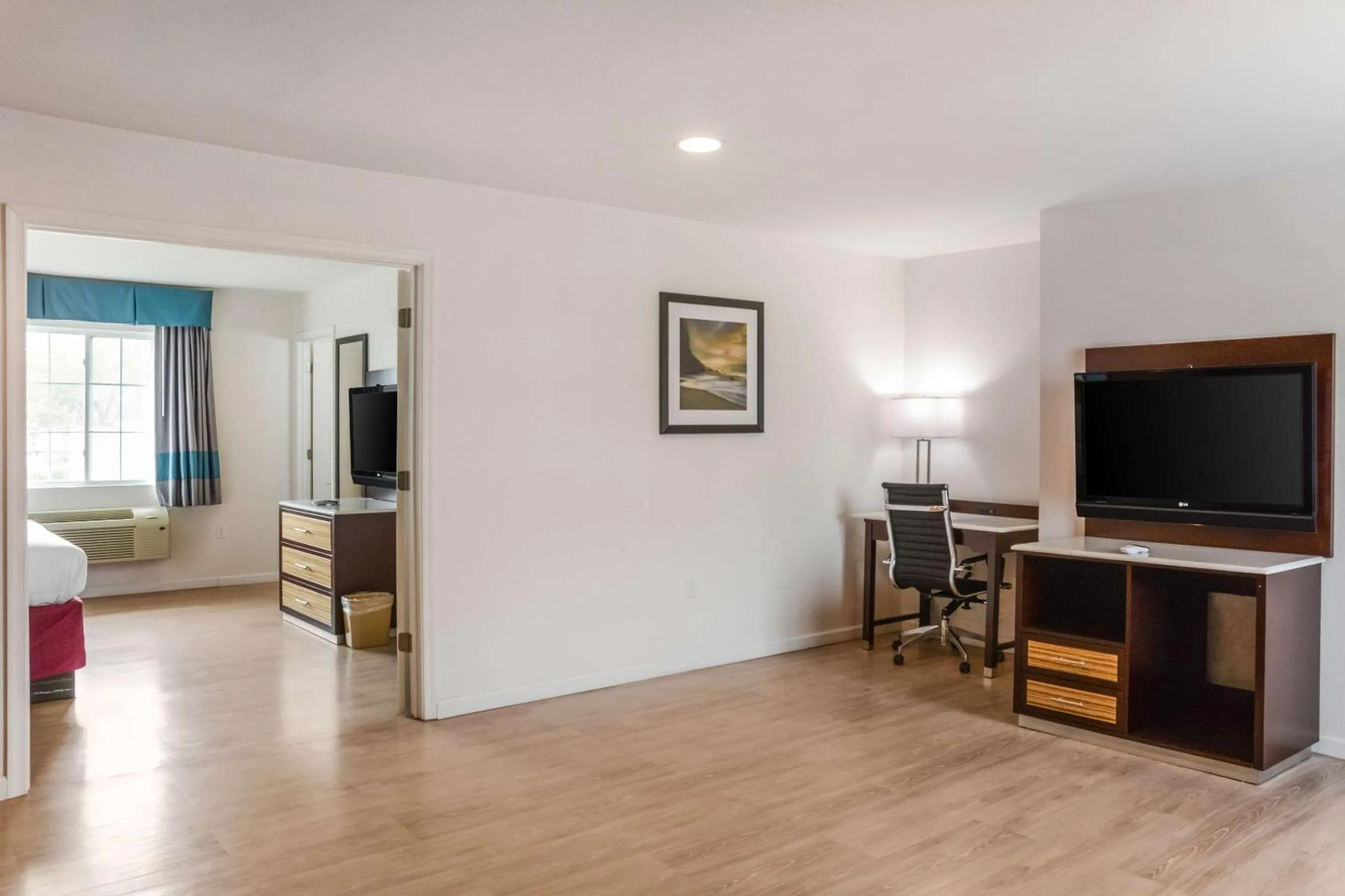 Bedroom, Bed in Rodeway Inn Milford