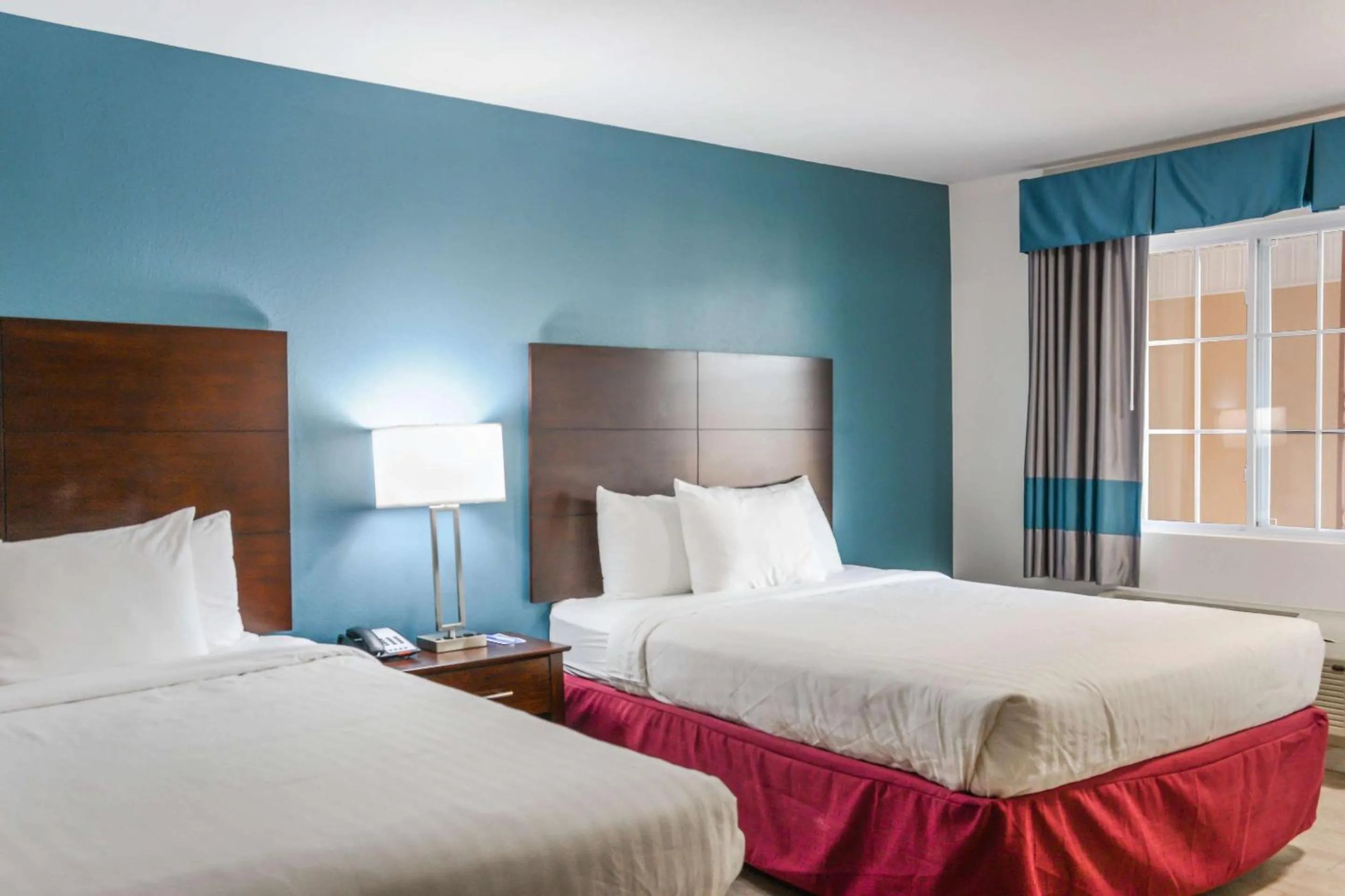 Bedroom, Bed in Rodeway Inn Milford