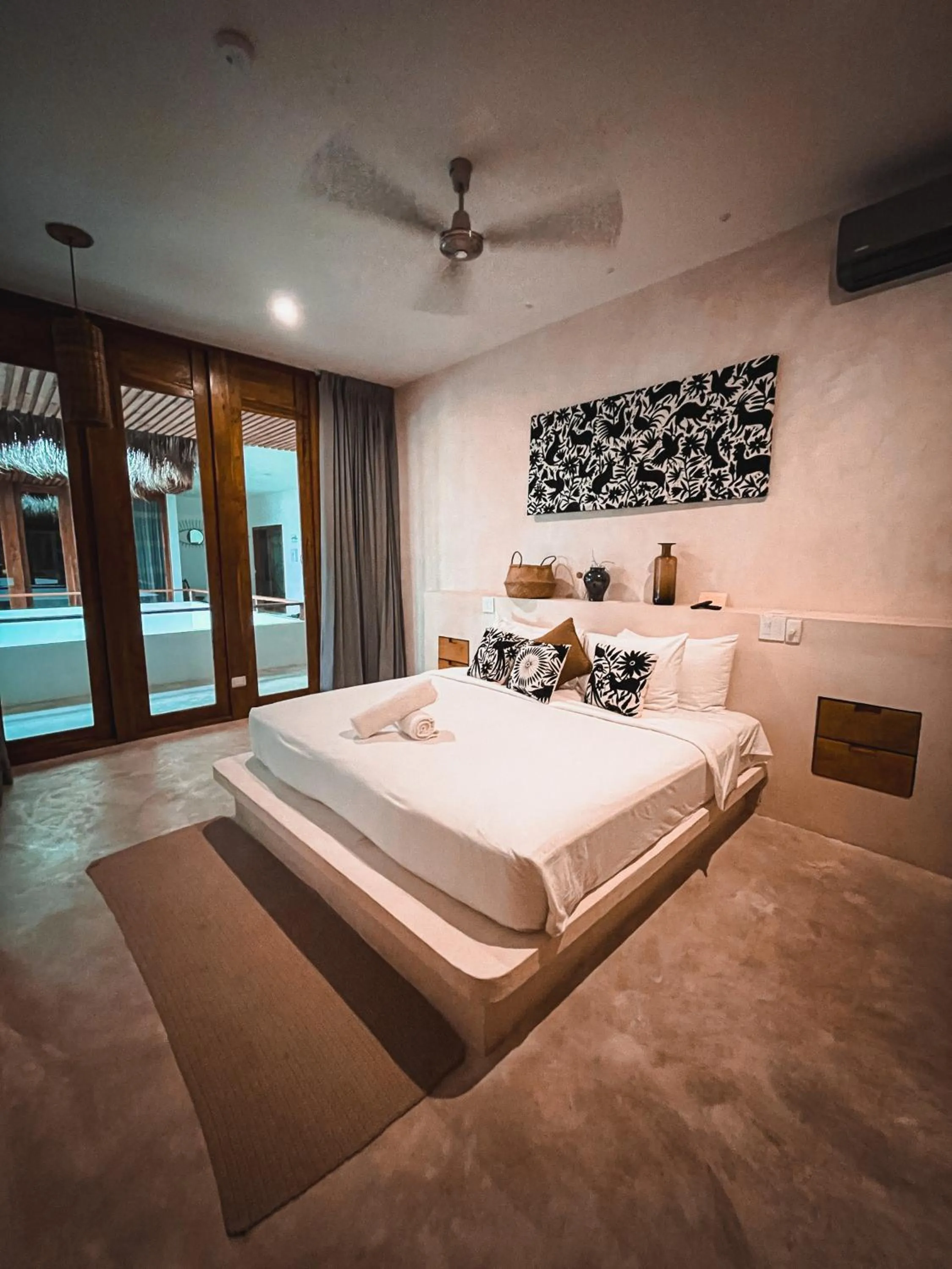 TV and multimedia, Bed in Hotel Casa Margot