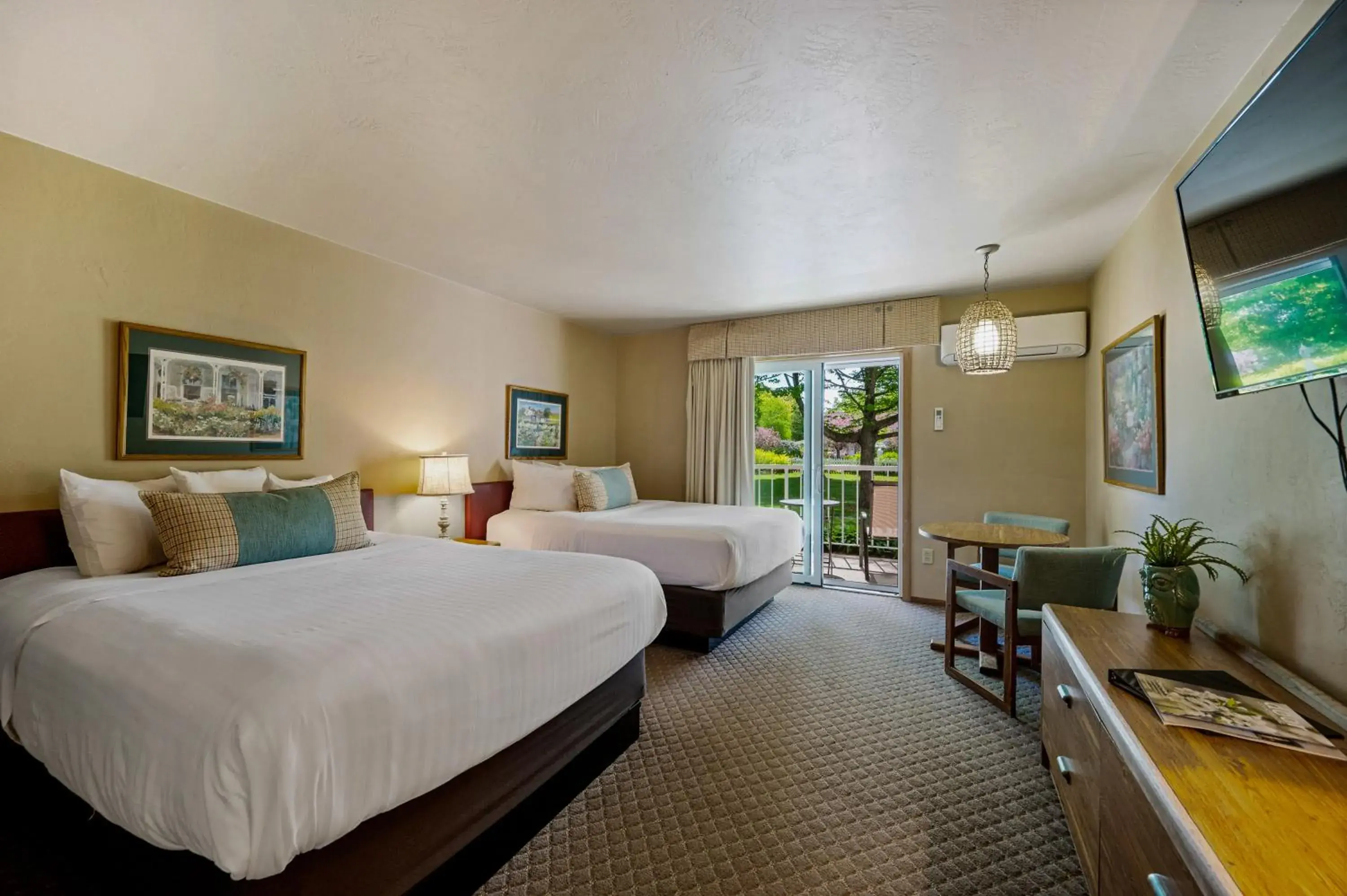 Queen Room with Two Queen Beds - Non-Smoking in Somerset Inn & Suites Queen Room with Two Queen Beds - Non-Smoking in Somerset Inn & Suites