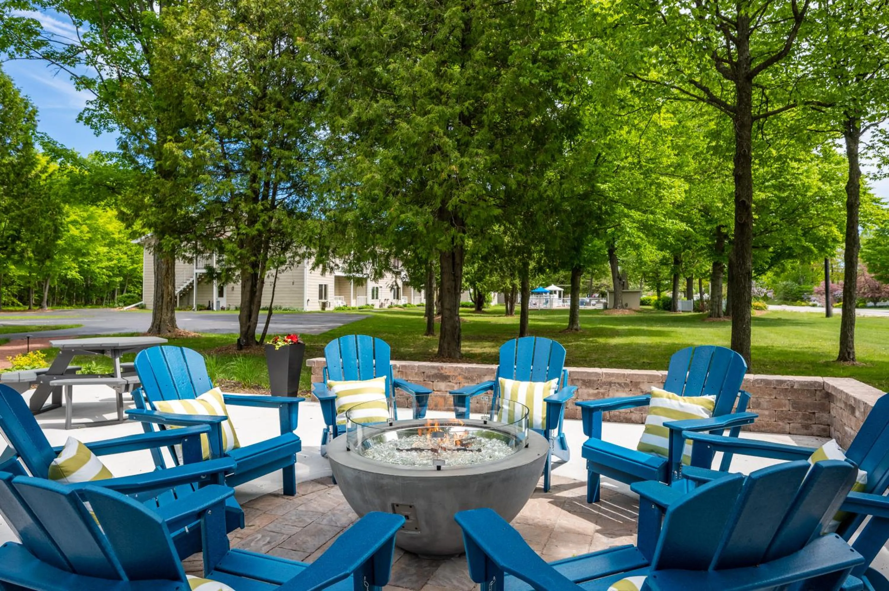 Somerset Inn & Suites