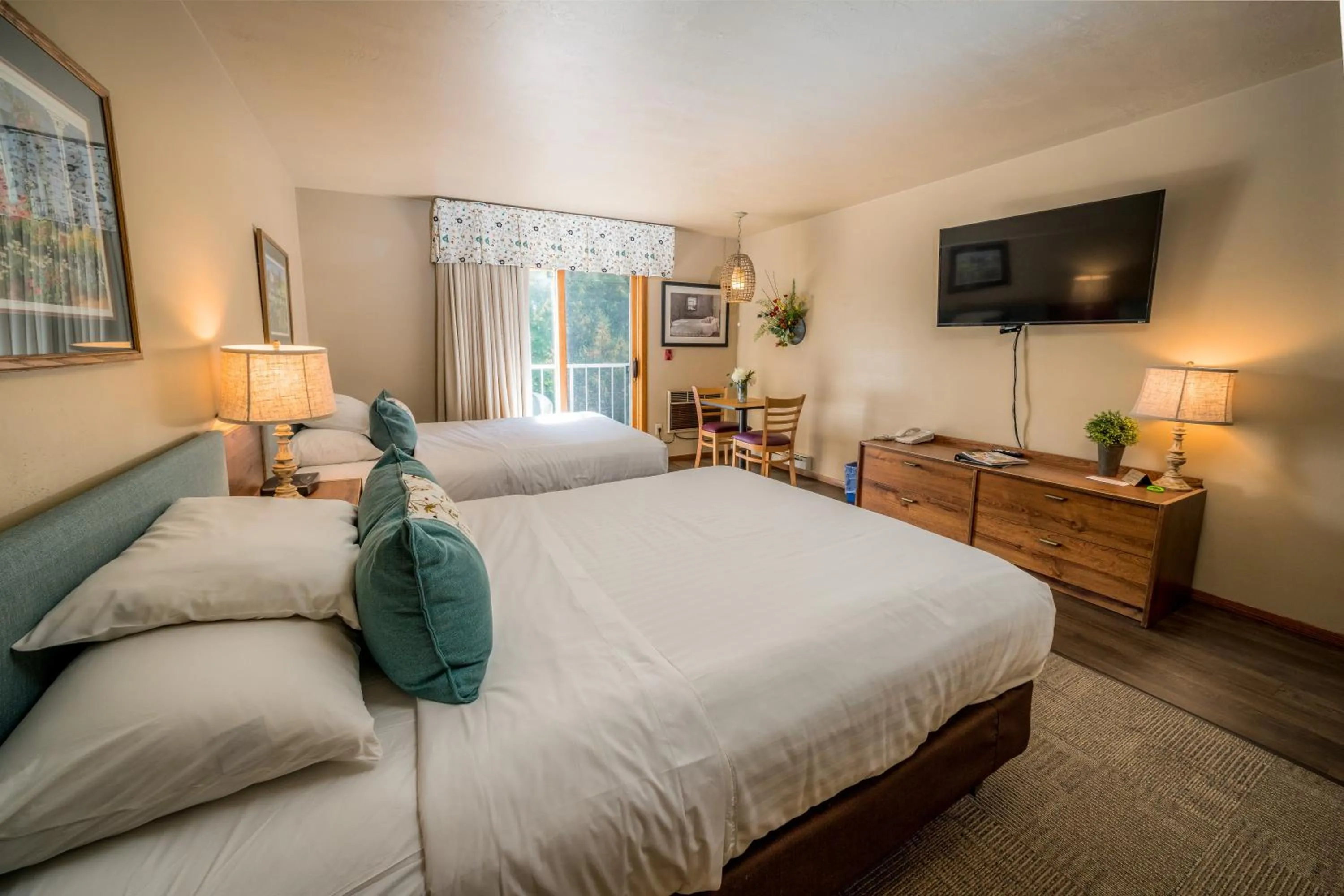 Photo of the whole room, Bed in Somerset Inn & Suites