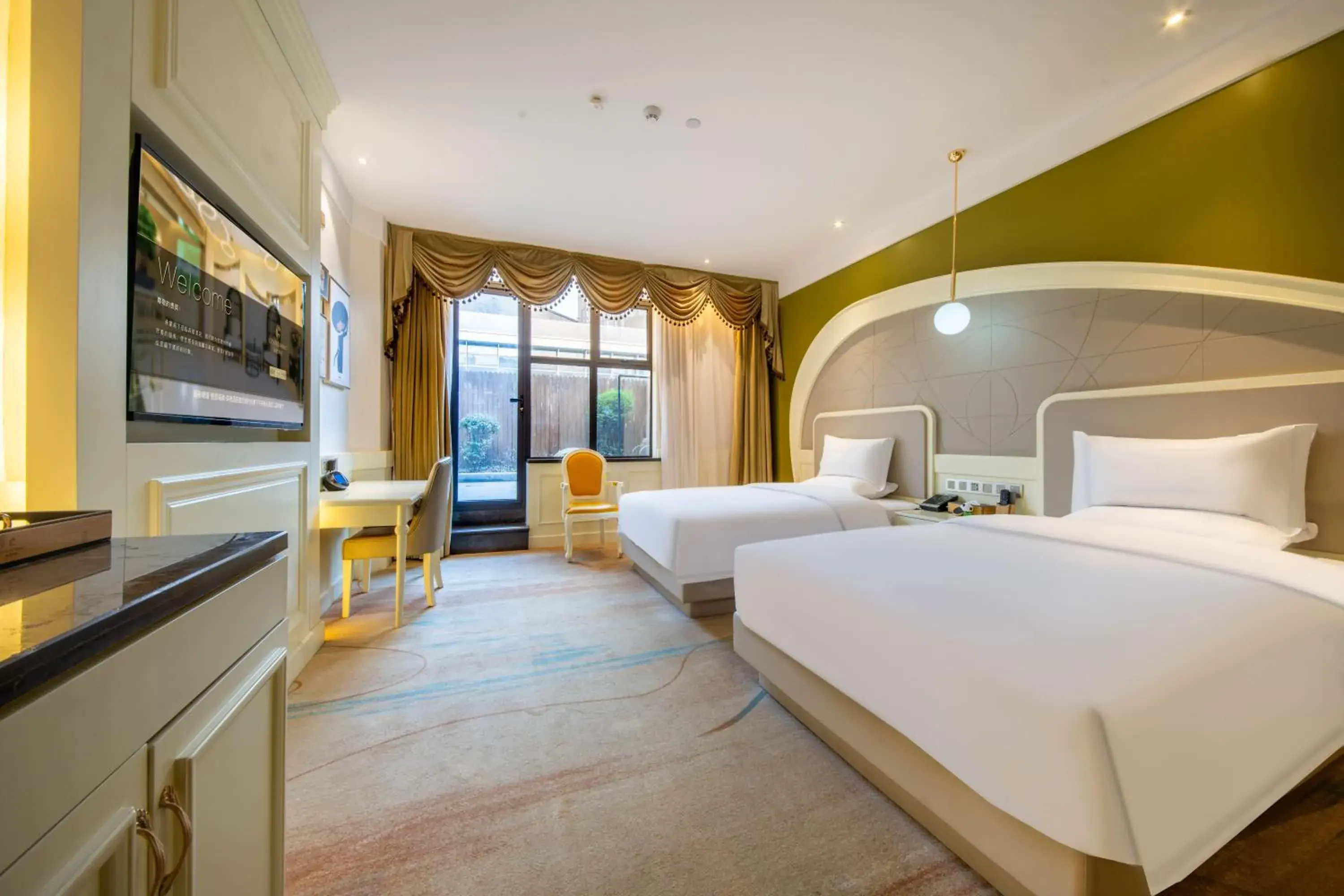 Double or Twin Room with Terrace in Center Hotel Xi'an Bell Tower Double or Twin Room with Terrace in Center Hotel Xi'an Bell Tower