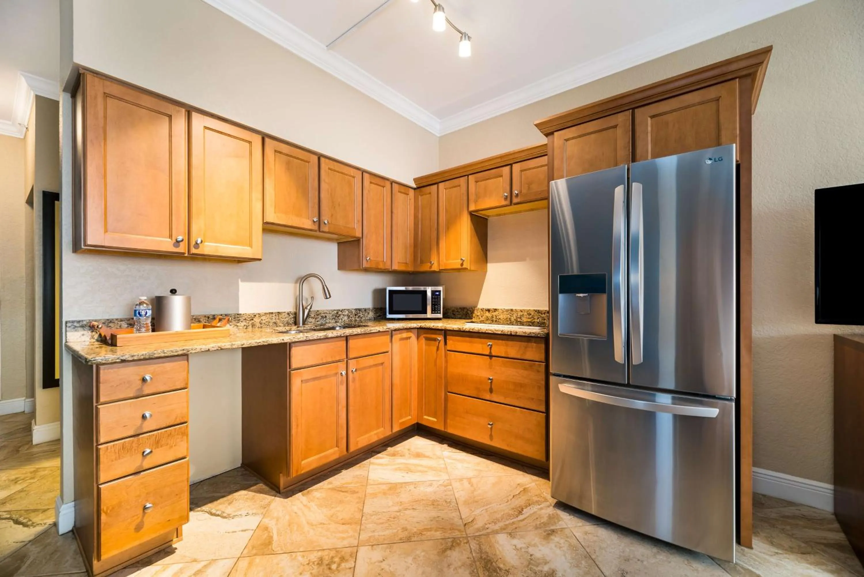 Bedroom in SureStay Plus Hotel by Best Western The Villages