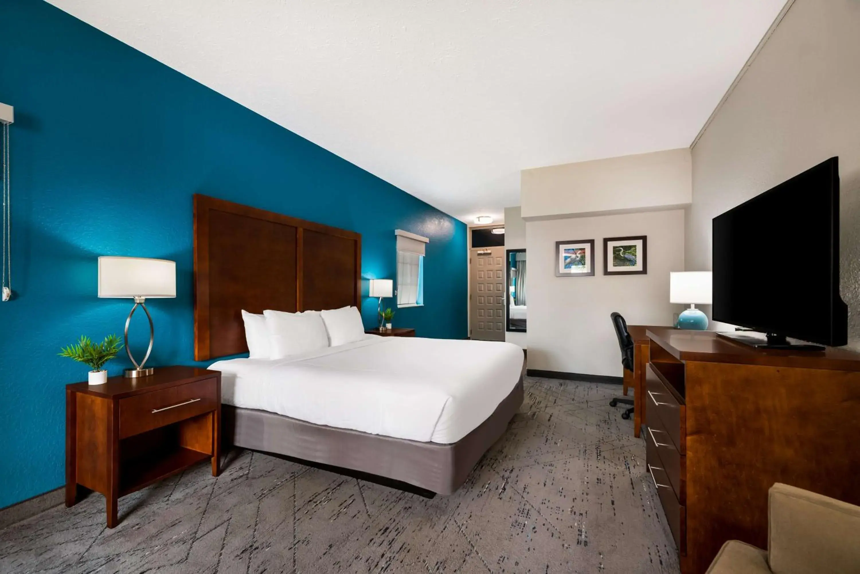 Bedroom, Bed in SureStay Plus Hotel by Best Western The Villages Bedroom, Bed in SureStay Plus Hotel by Best Western The Villages