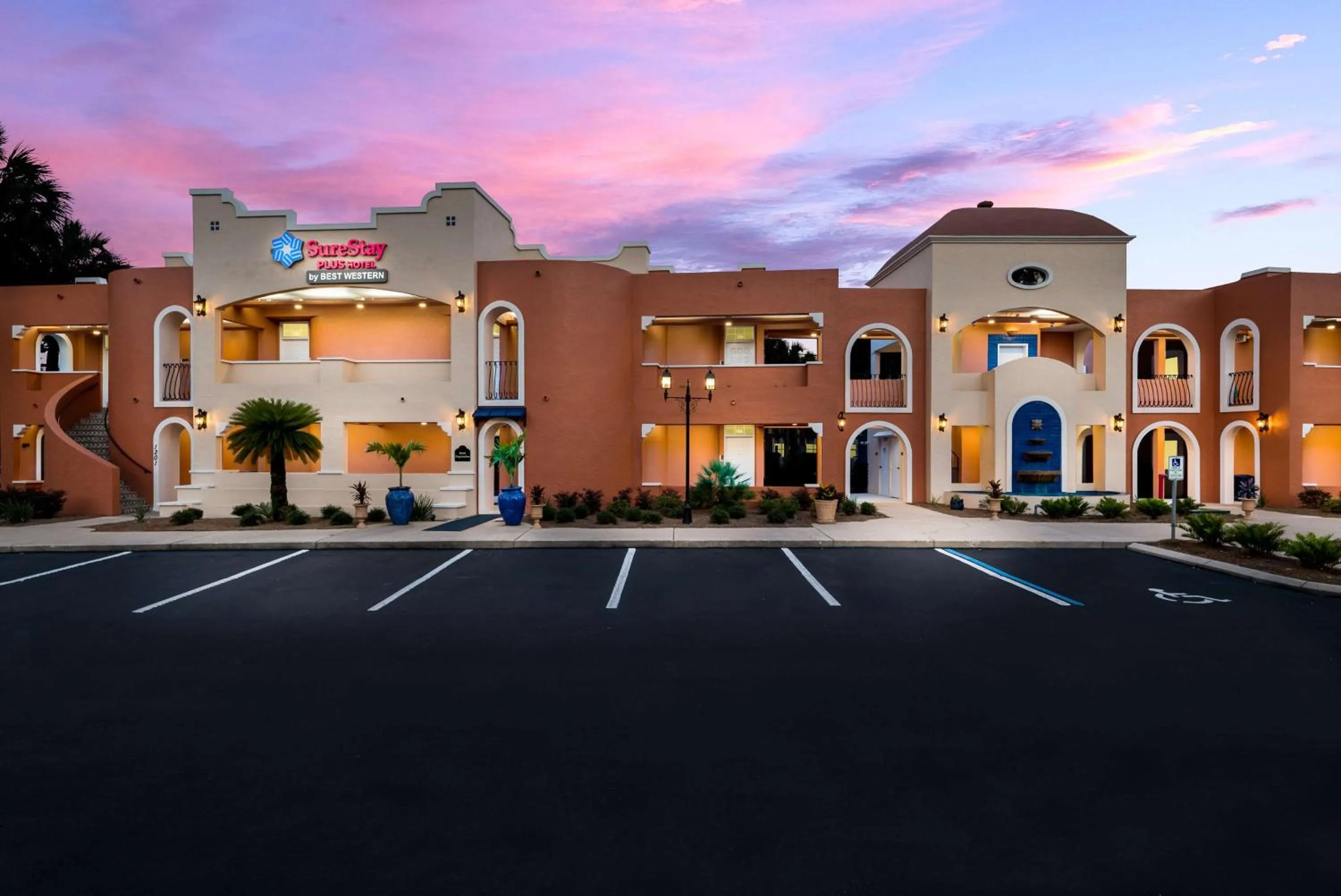 Property building in SureStay Plus Hotel by Best Western The Villages