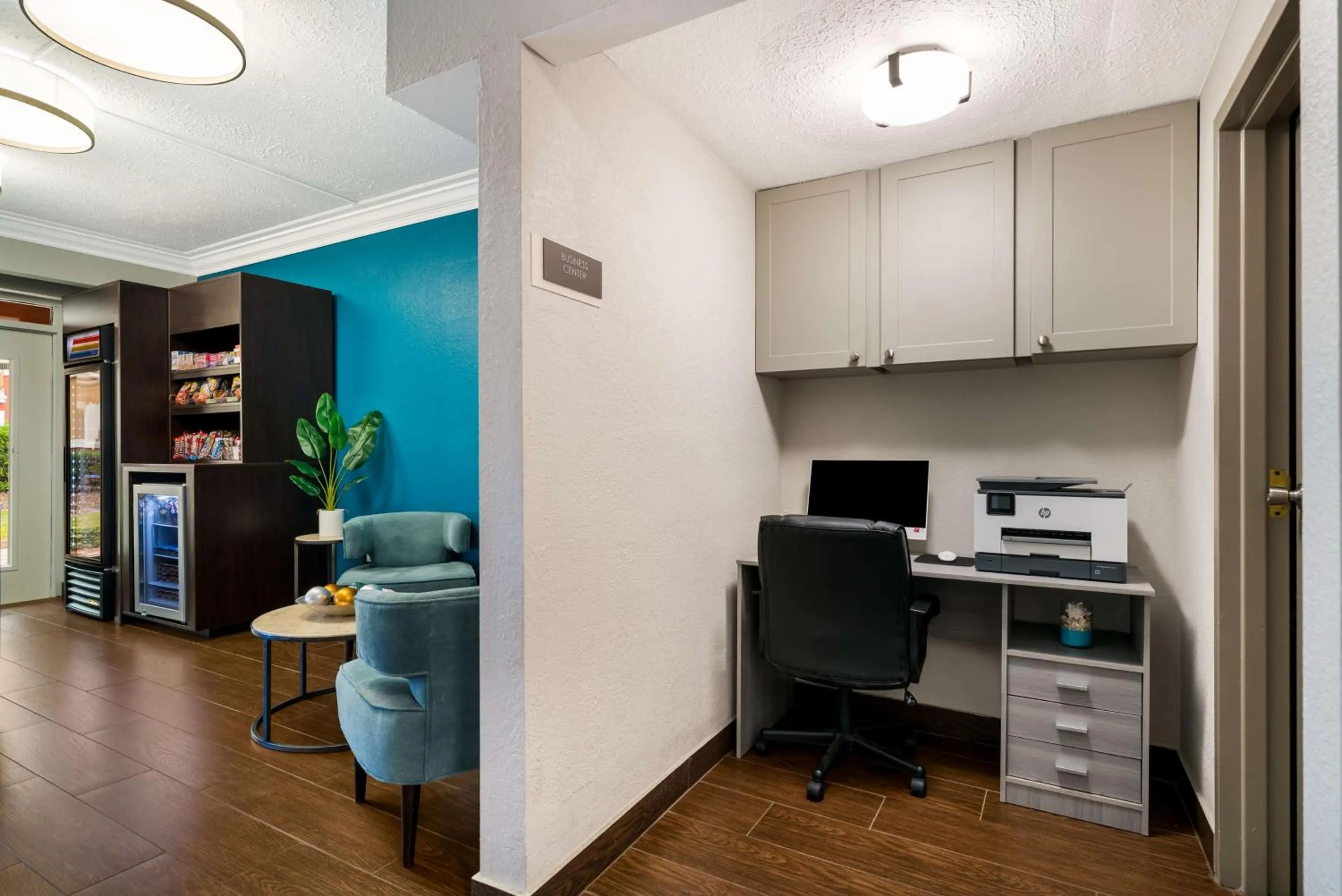 Business facilities in SureStay Plus Hotel by Best Western The Villages