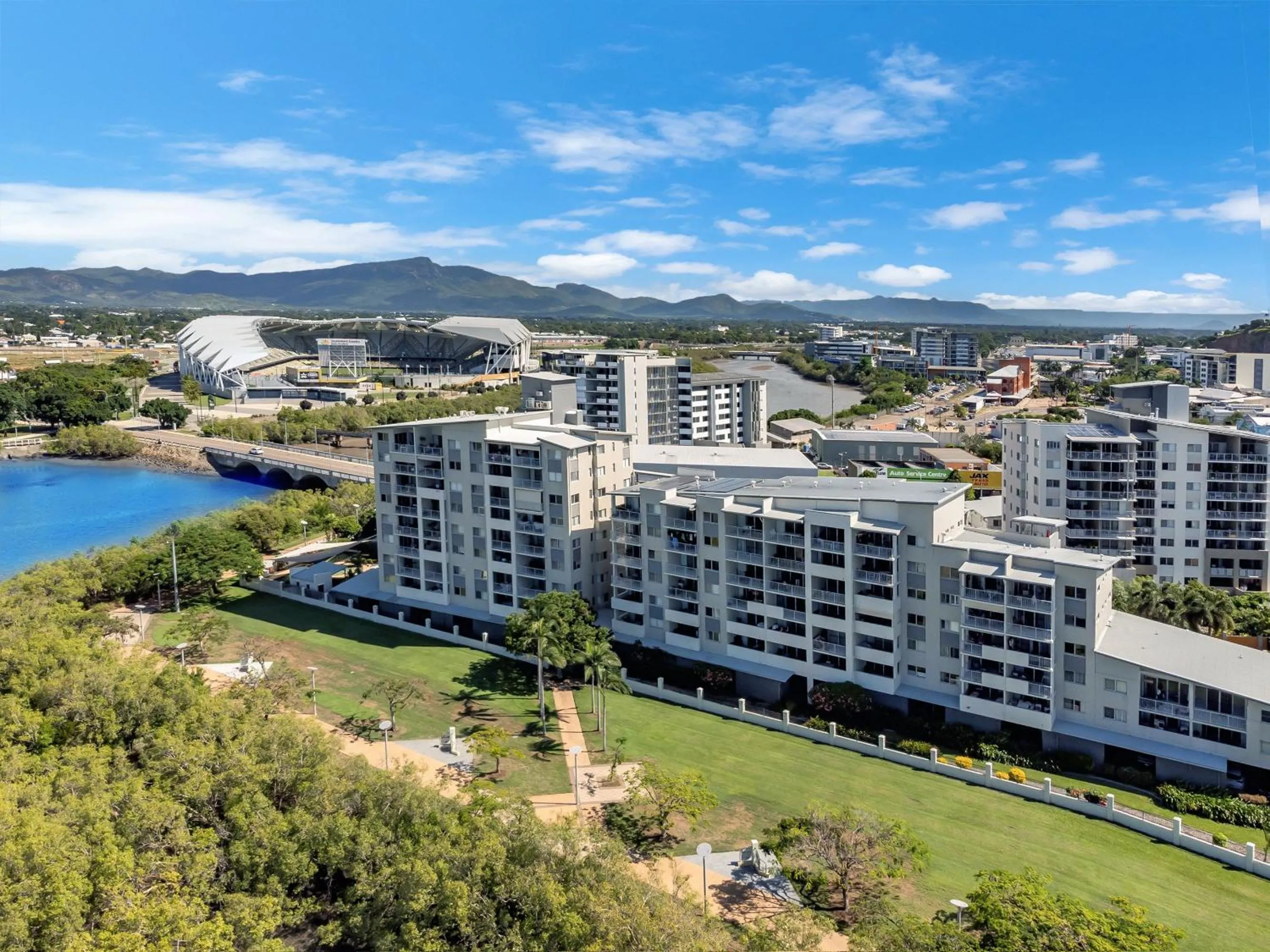 City Stadium Apartment on the riverfront