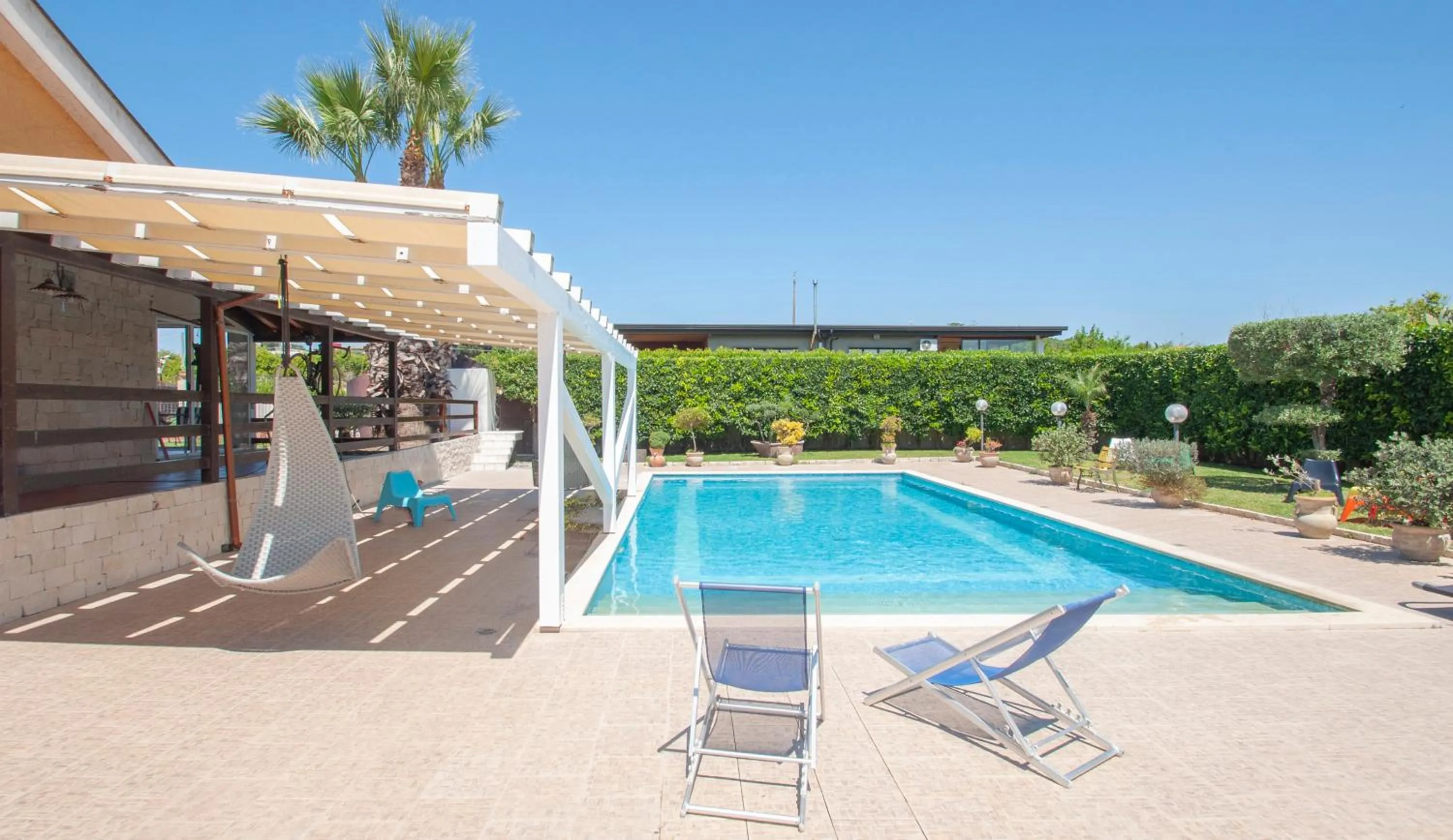 Property building in Affitta camere Vittoria House