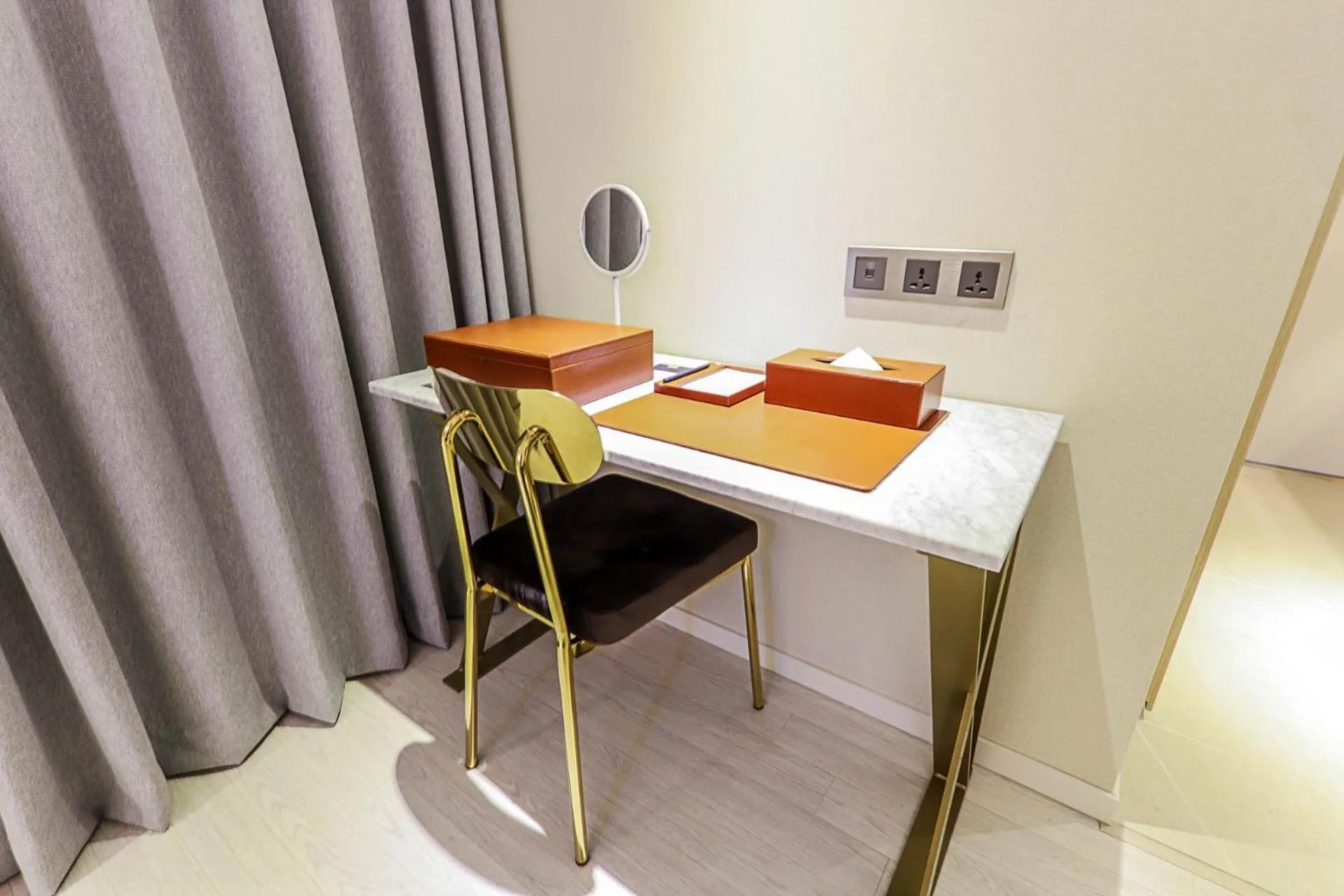 hair dresser in Ocean 2Heaven Hotel Busan