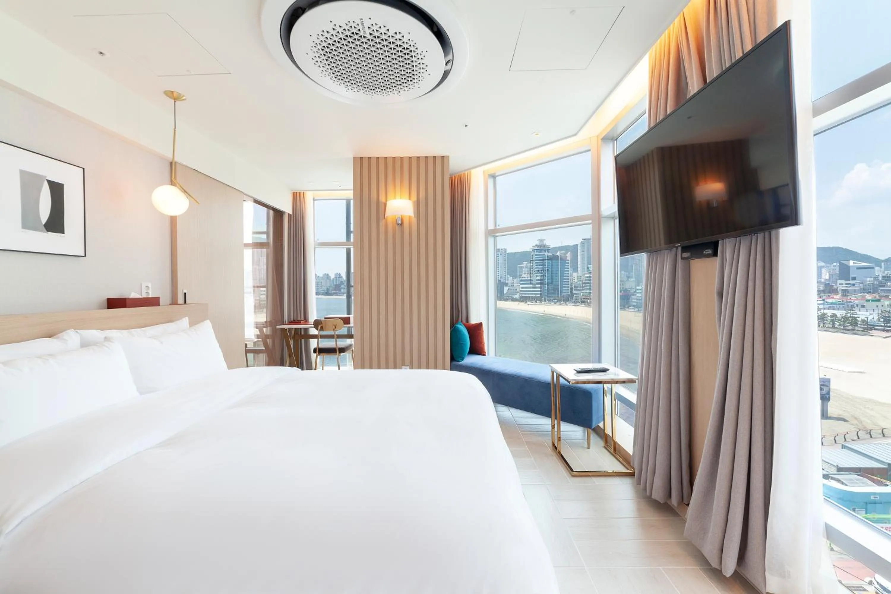 Photo of the whole room, Bed in Ocean 2Heaven Hotel Busan