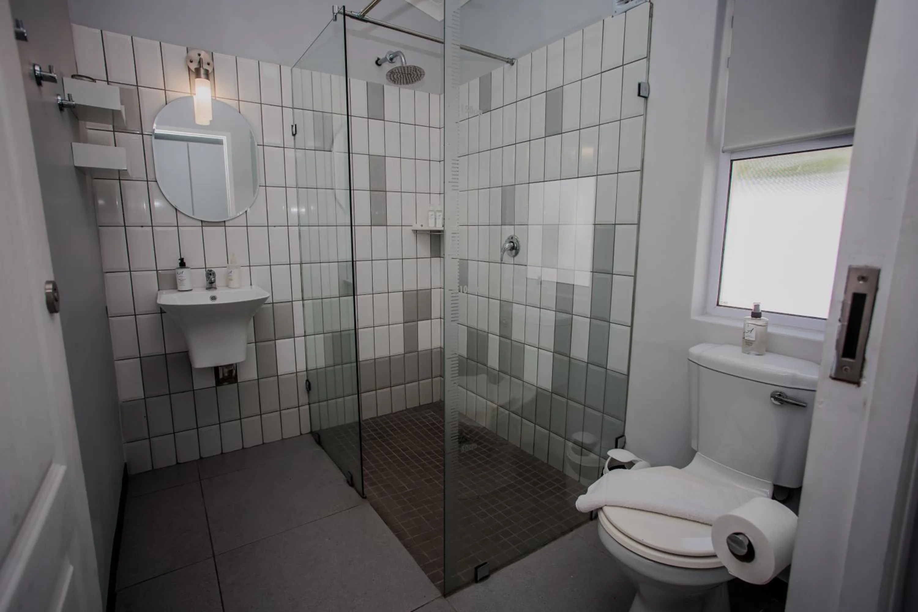 Shower in Aan de Eike Guest House