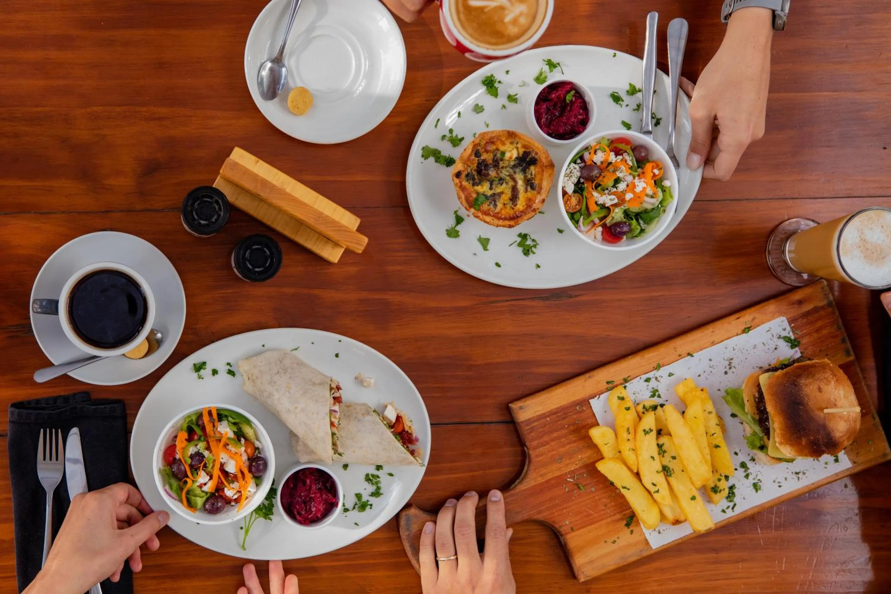 Restaurant/places to eat in Aan de Eike Guest House