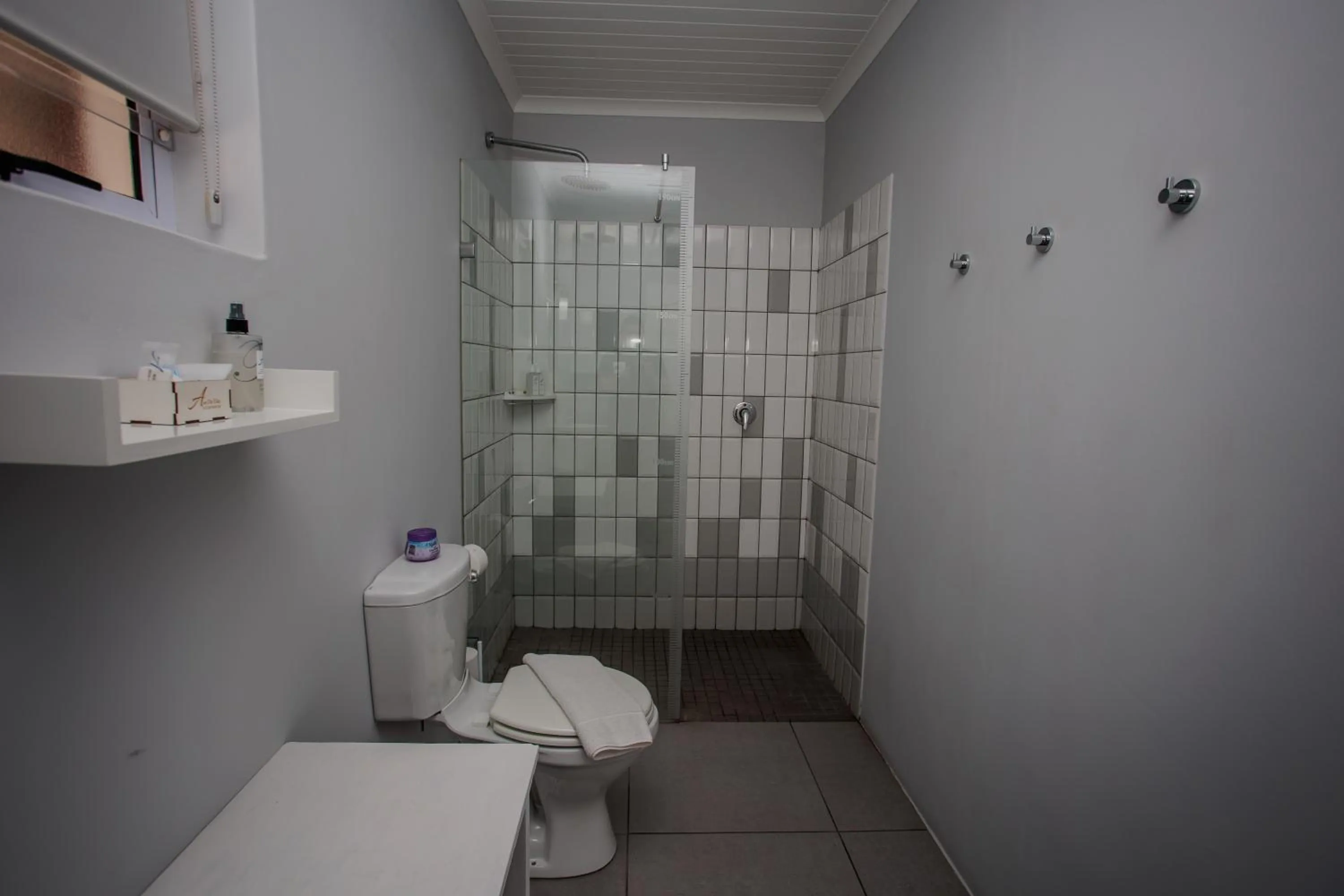 Shower in Aan de Eike Guest House