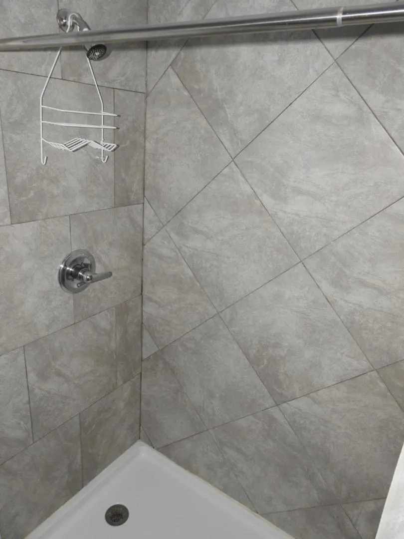 Bathroom in Mayo Inn