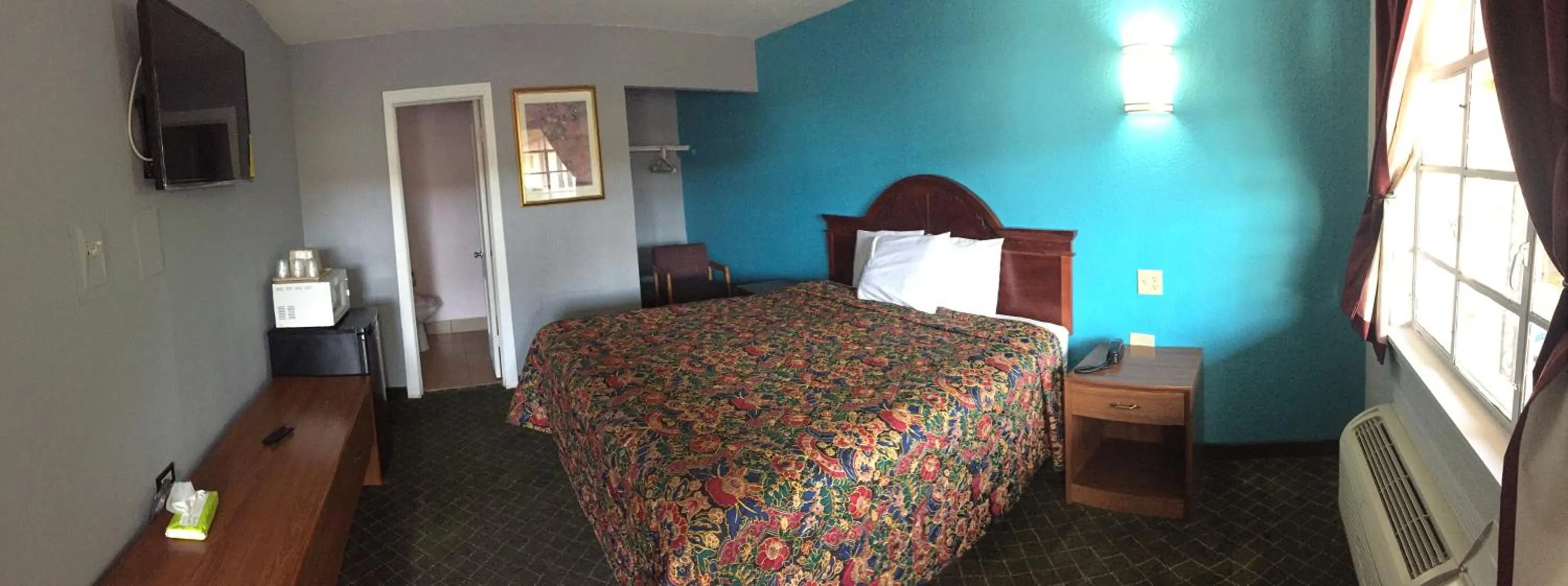 Bedroom, Bed in Mayo Inn