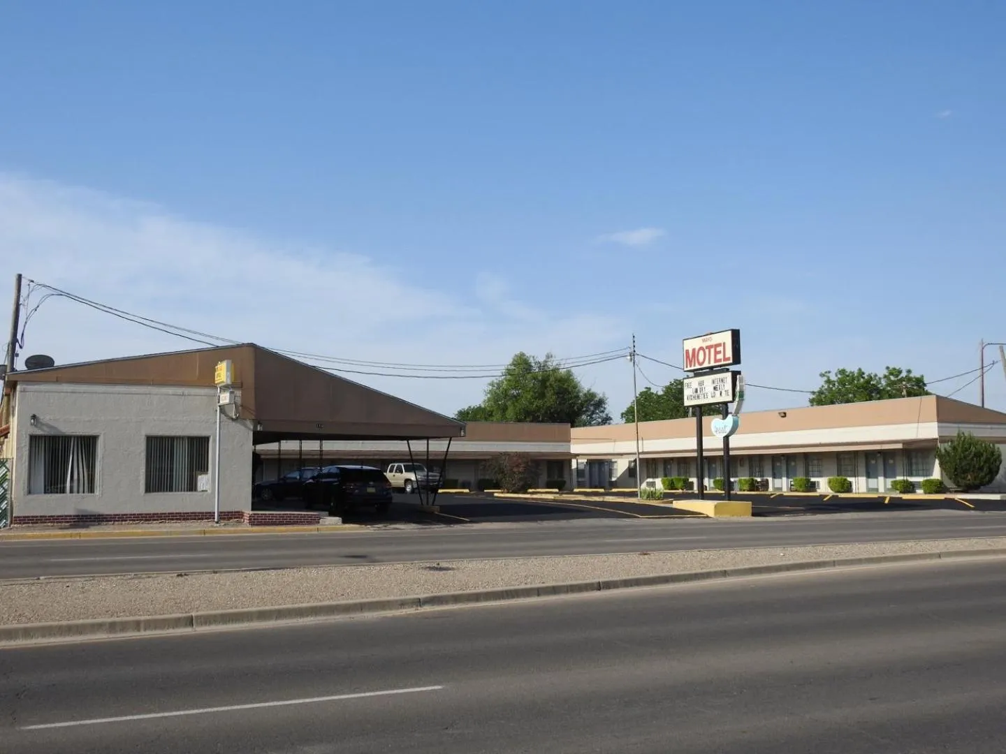 Property building in Mayo Inn