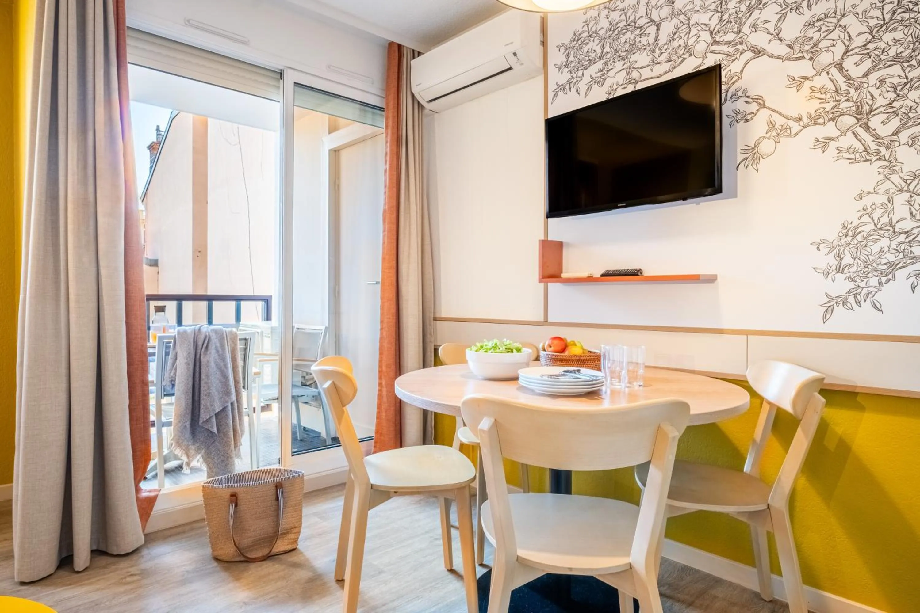 TV and multimedia in Résidence Pierre & Vacances Les Citronniers