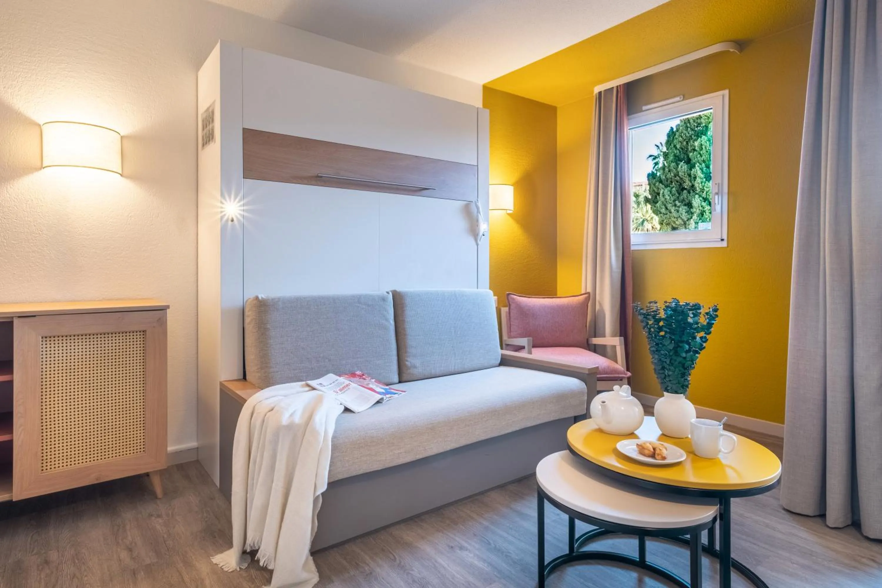 Living room, Bed in Résidence Pierre & Vacances Les Citronniers