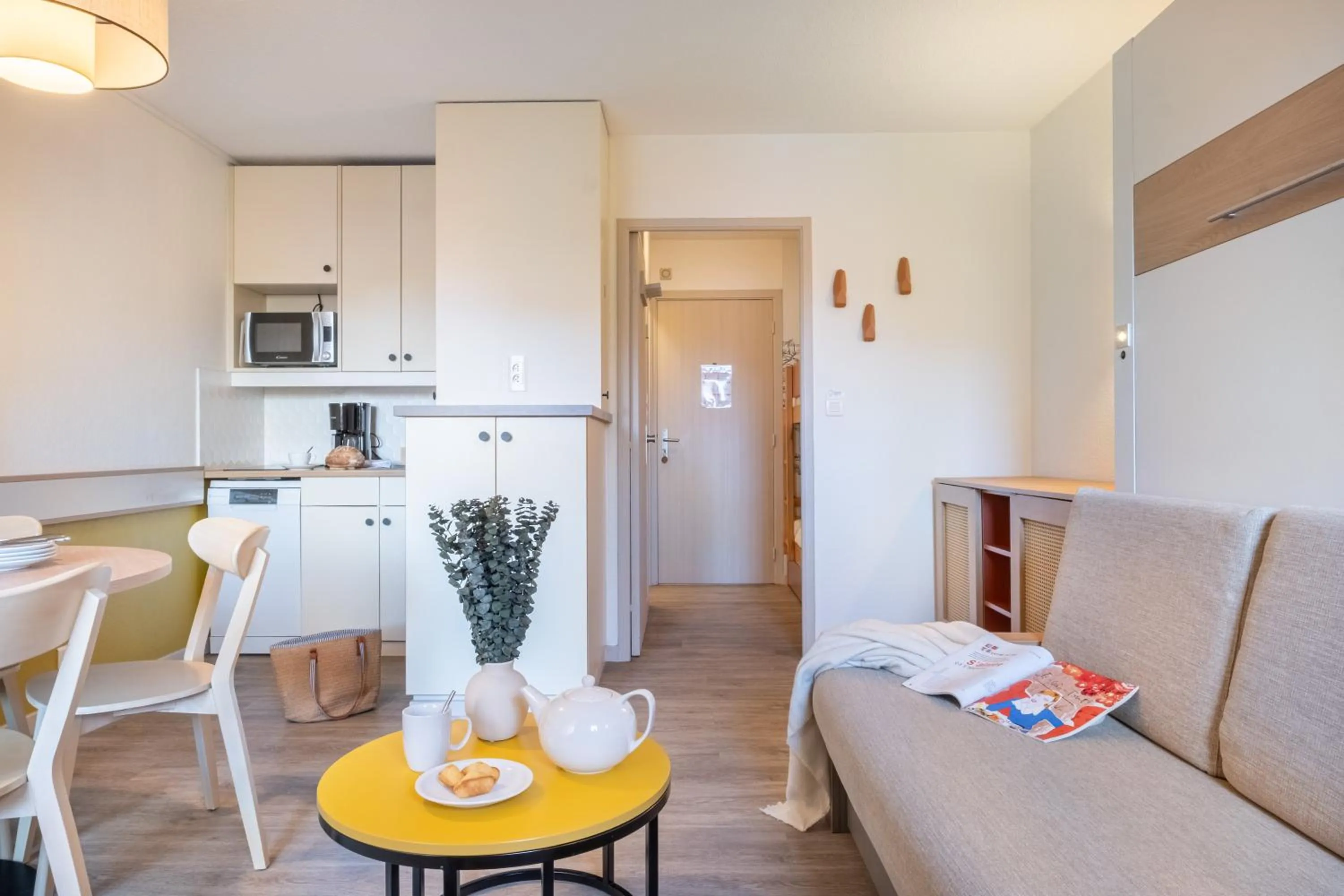 Kitchen or kitchenette in Résidence Pierre & Vacances Les Citronniers