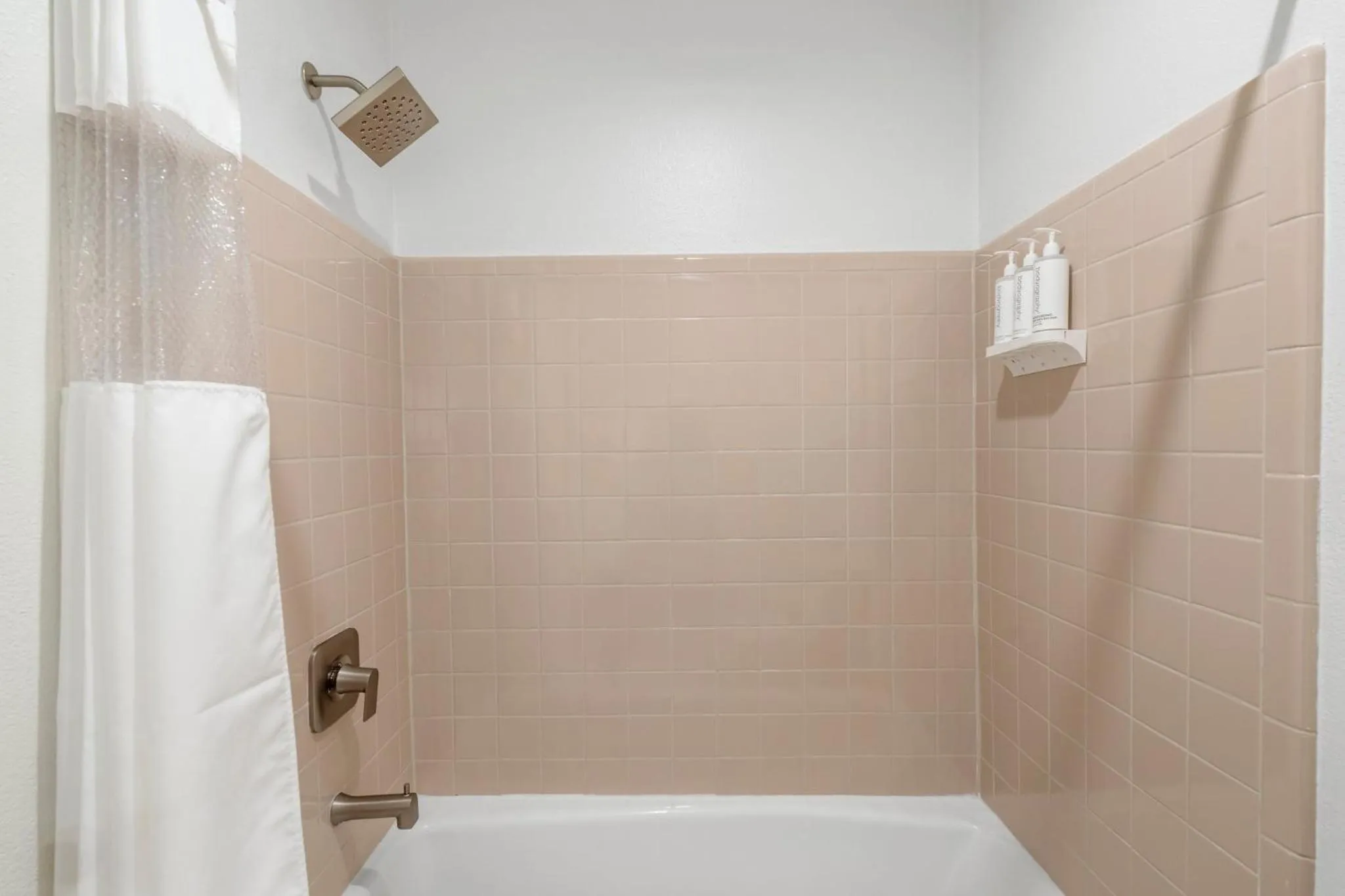 Shower in Adventure Inn Durango