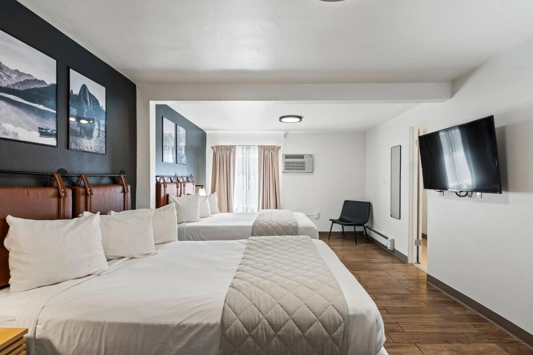 Bed in Adventure Inn Durango