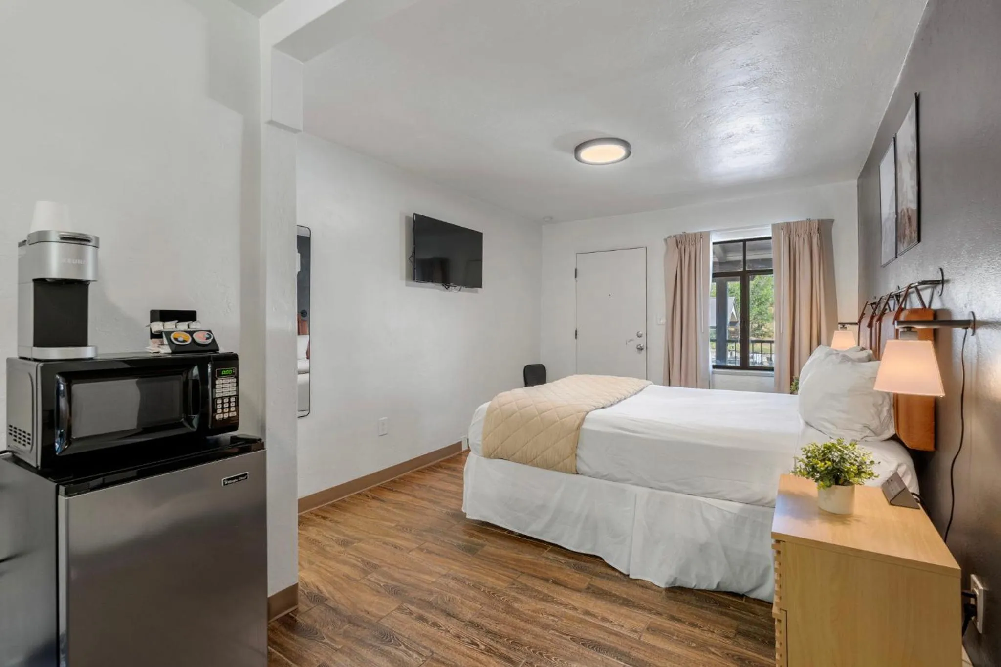 Bed in Adventure Inn Durango