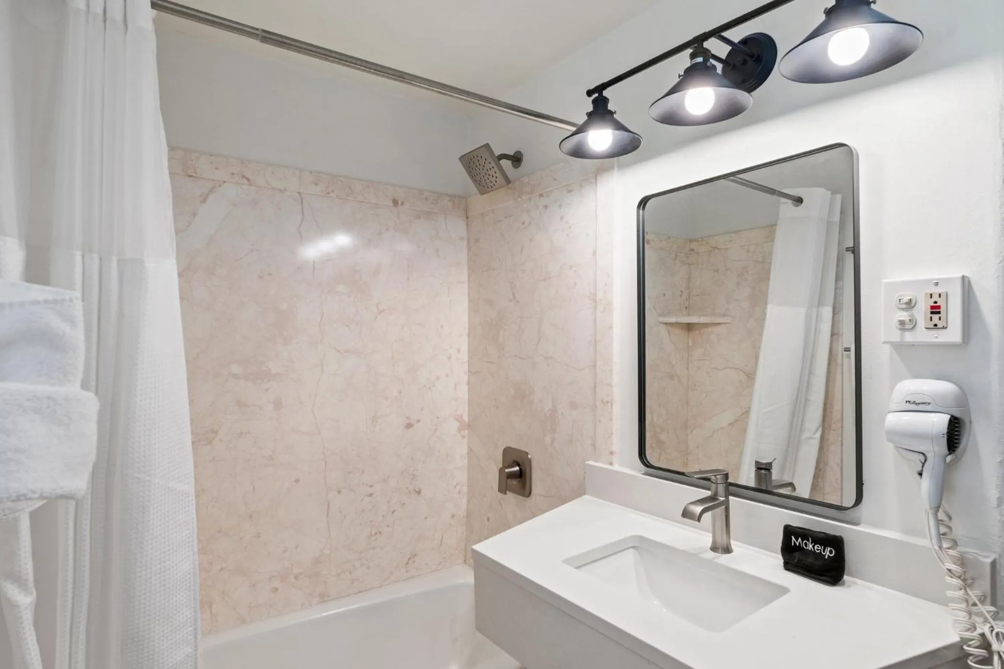 Shower in Adventure Inn Durango