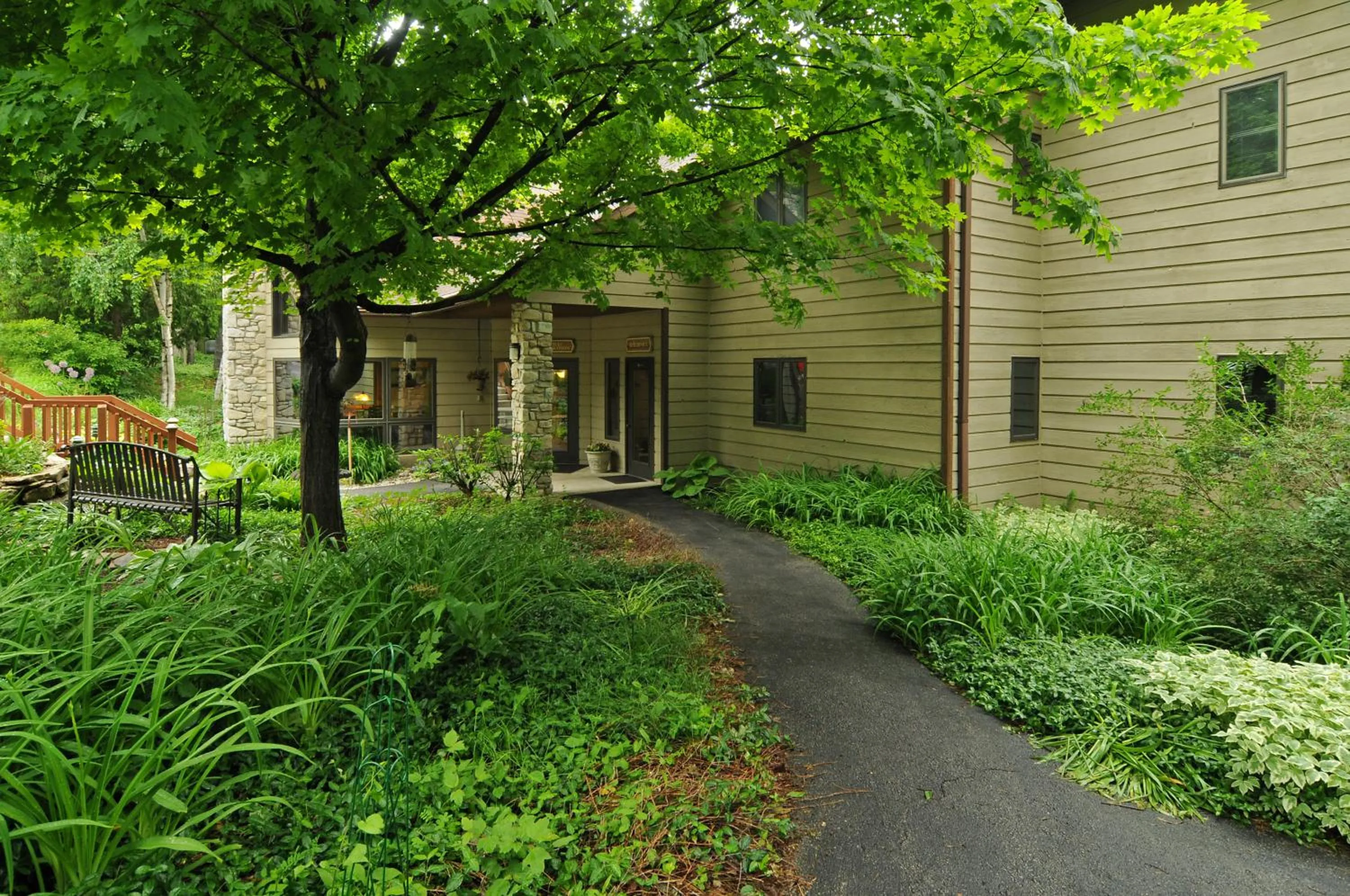 Facade/entrance in The Inn at Little Sister Hill