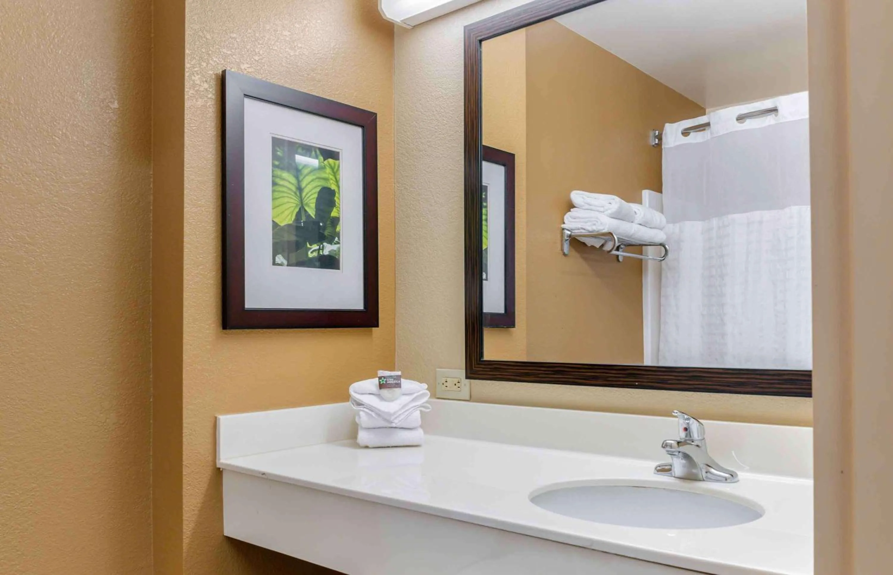 Bathroom in Extended Stay America Suites - Columbus - NE - I-270
