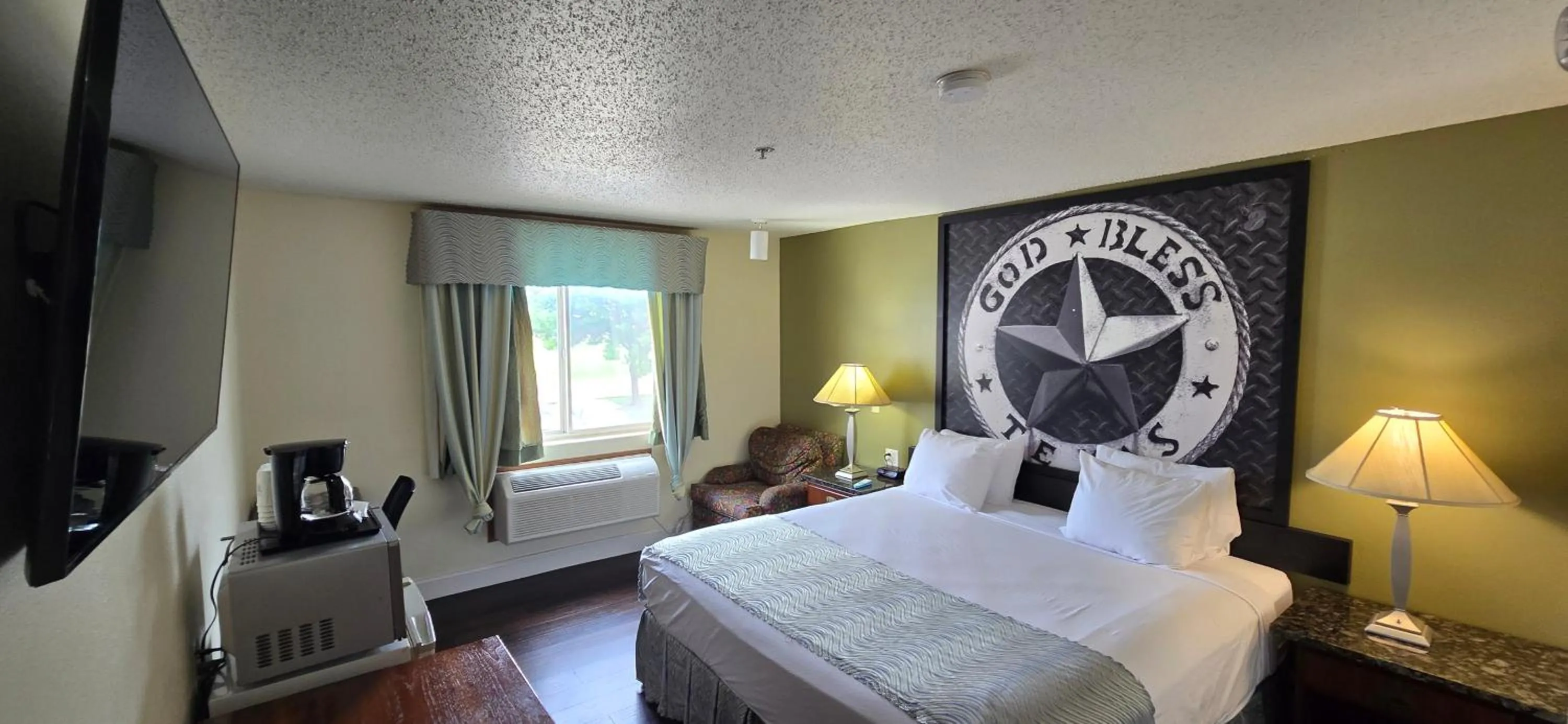 Super 8 by Wyndham Irving DFW Airport/South