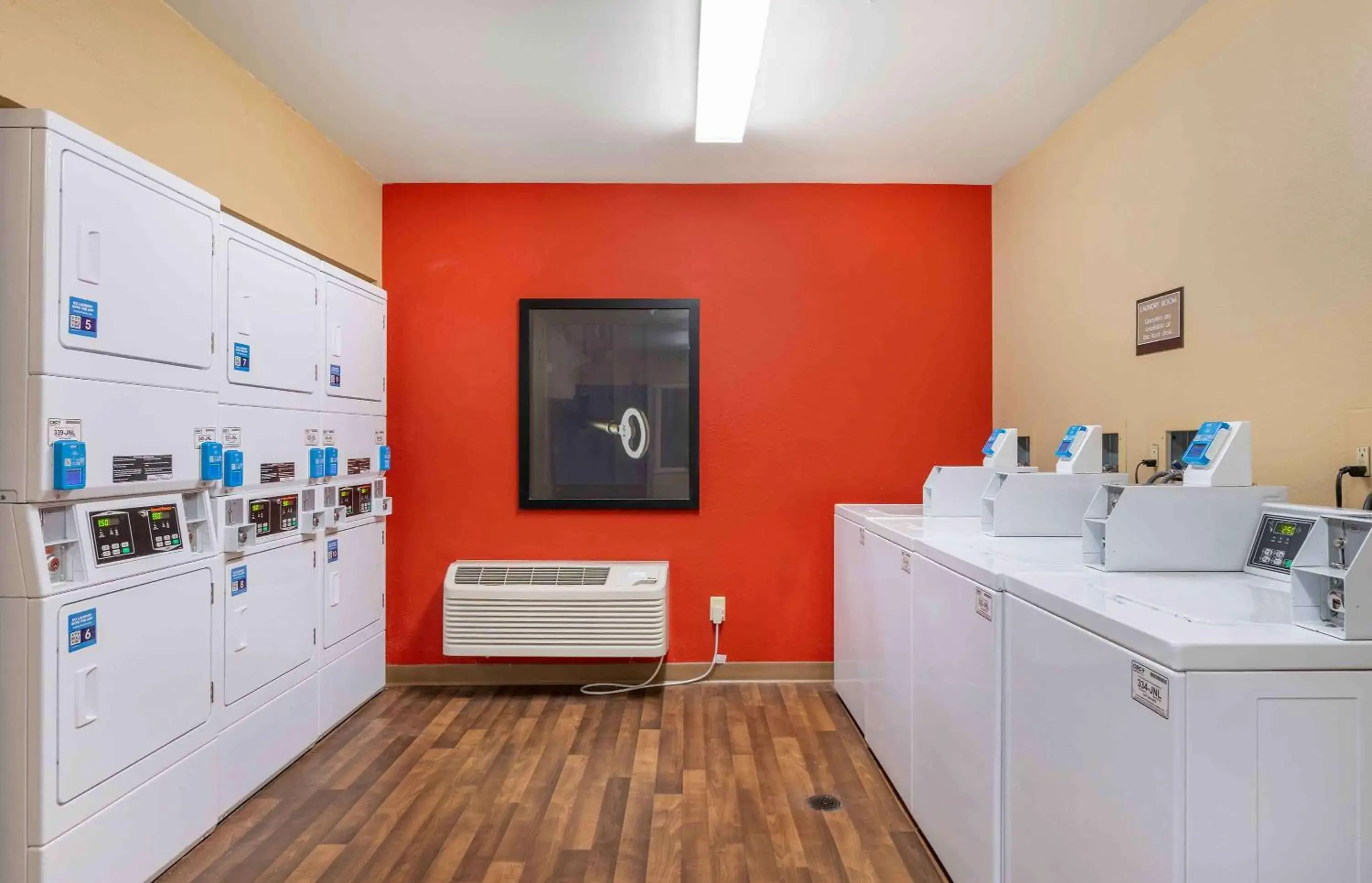 Property building in Extended Stay America Select Suites - Peoria - North Property building in Extended Stay America Select Suites - Peoria - North