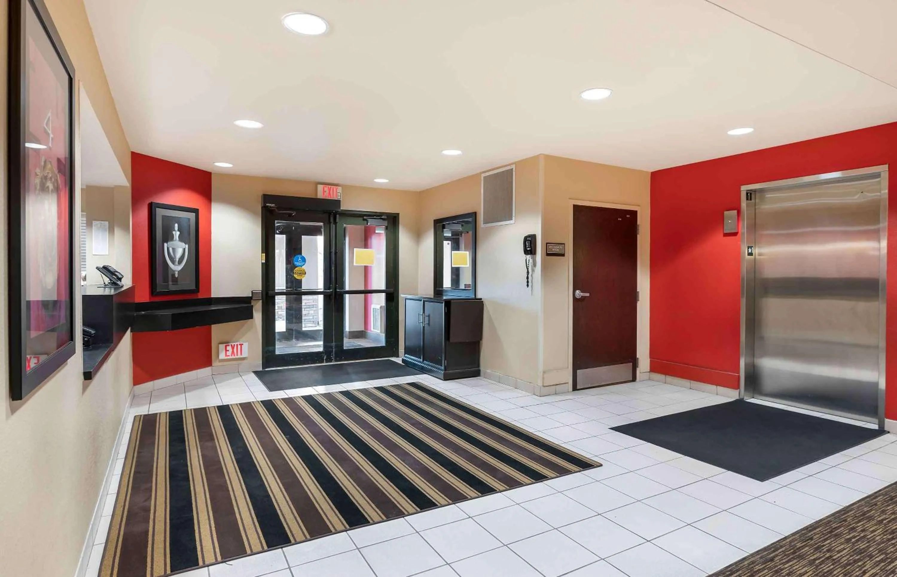 Lobby or reception in Extended Stay America Select Suites - Peoria - North