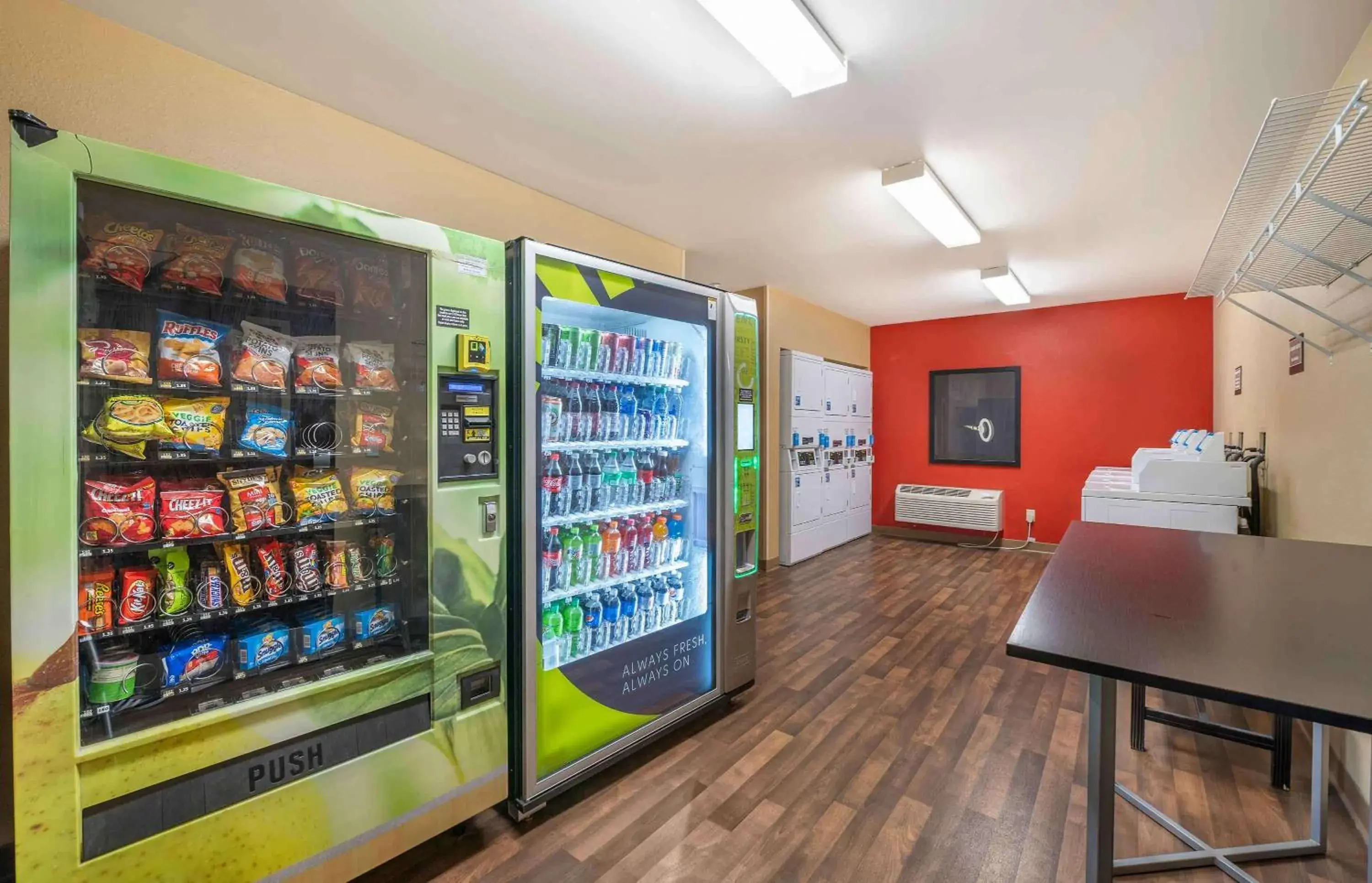 Property building in Extended Stay America Select Suites - Peoria - North Property building in Extended Stay America Select Suites - Peoria - North