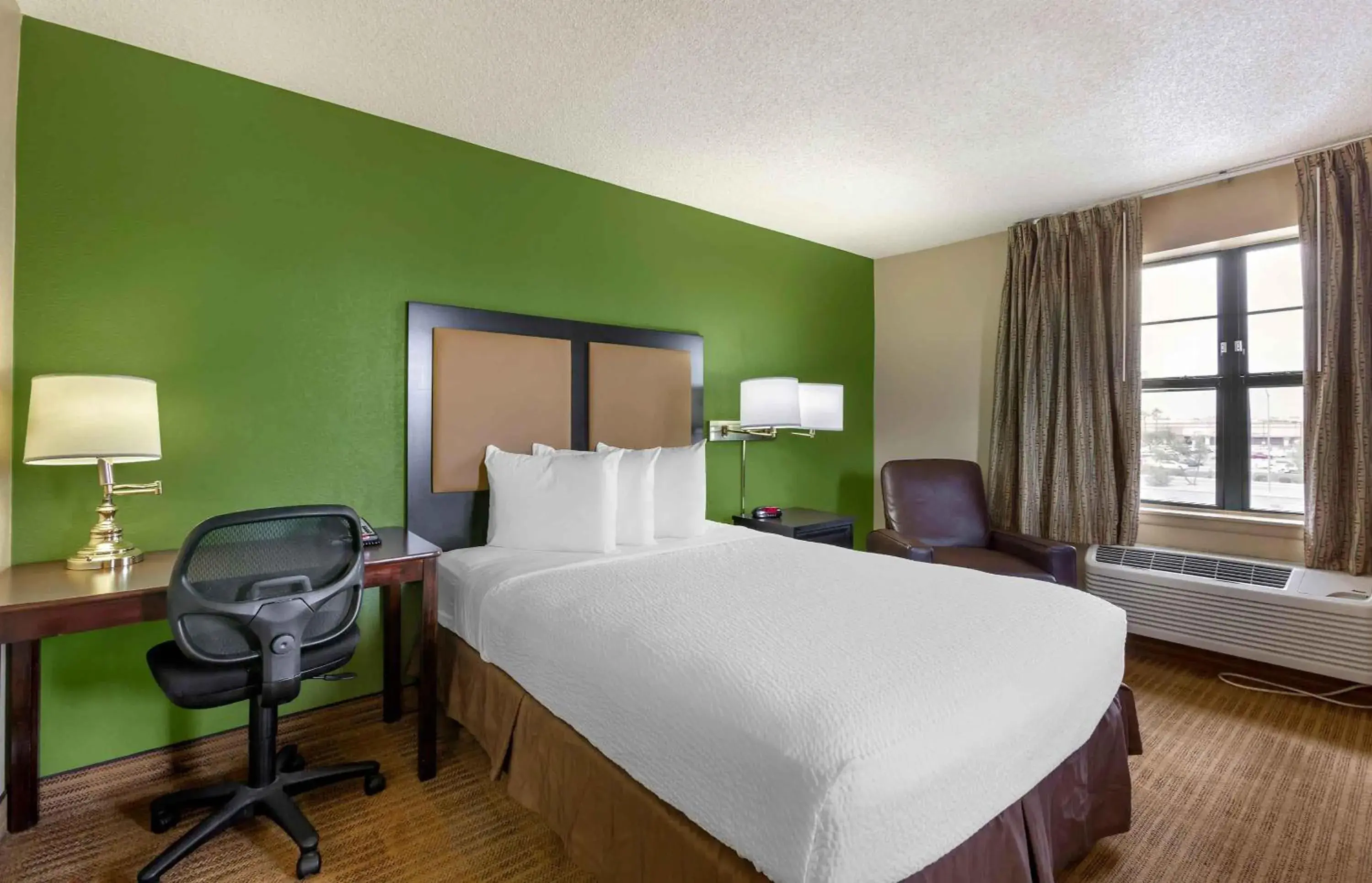 Bedroom, Bed in Extended Stay America Suites - Phoenix - Mesa Bedroom, Bed in Extended Stay America Suites - Phoenix - Mesa