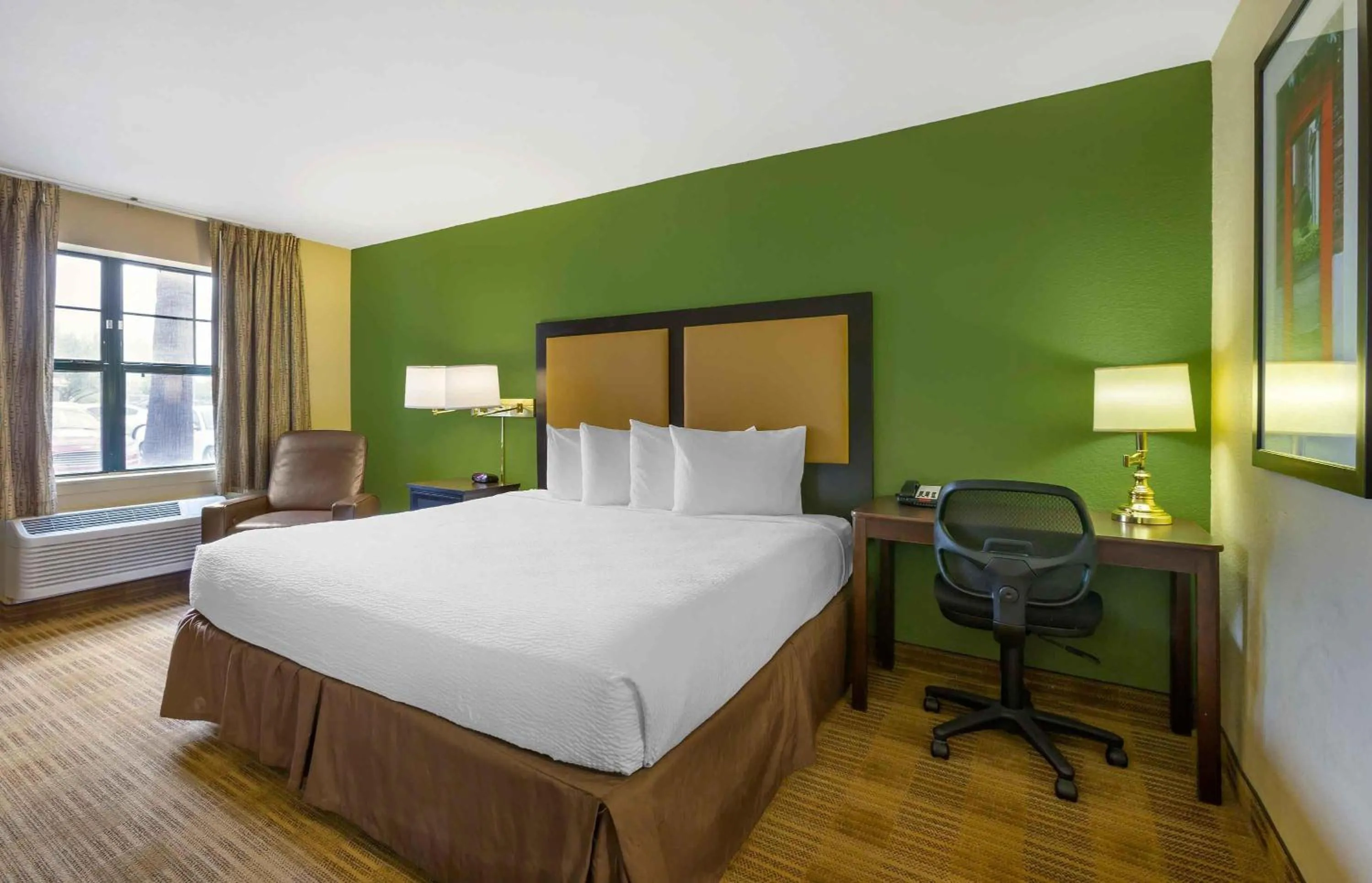 Bedroom, Bed in Extended Stay America Suites - Phoenix - Mesa