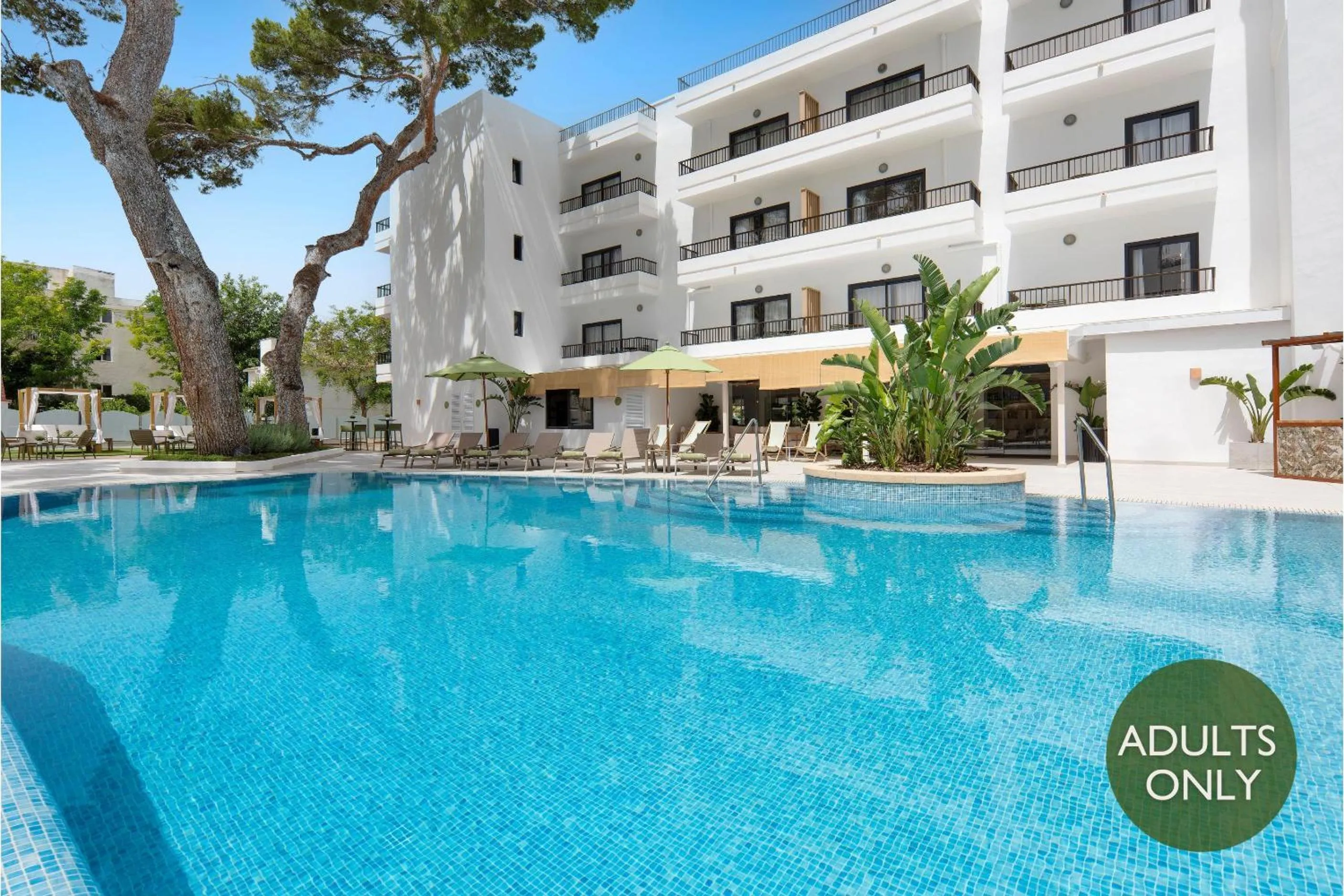 Swimming pool in Copaiba by Honne Hotels - Adults Only