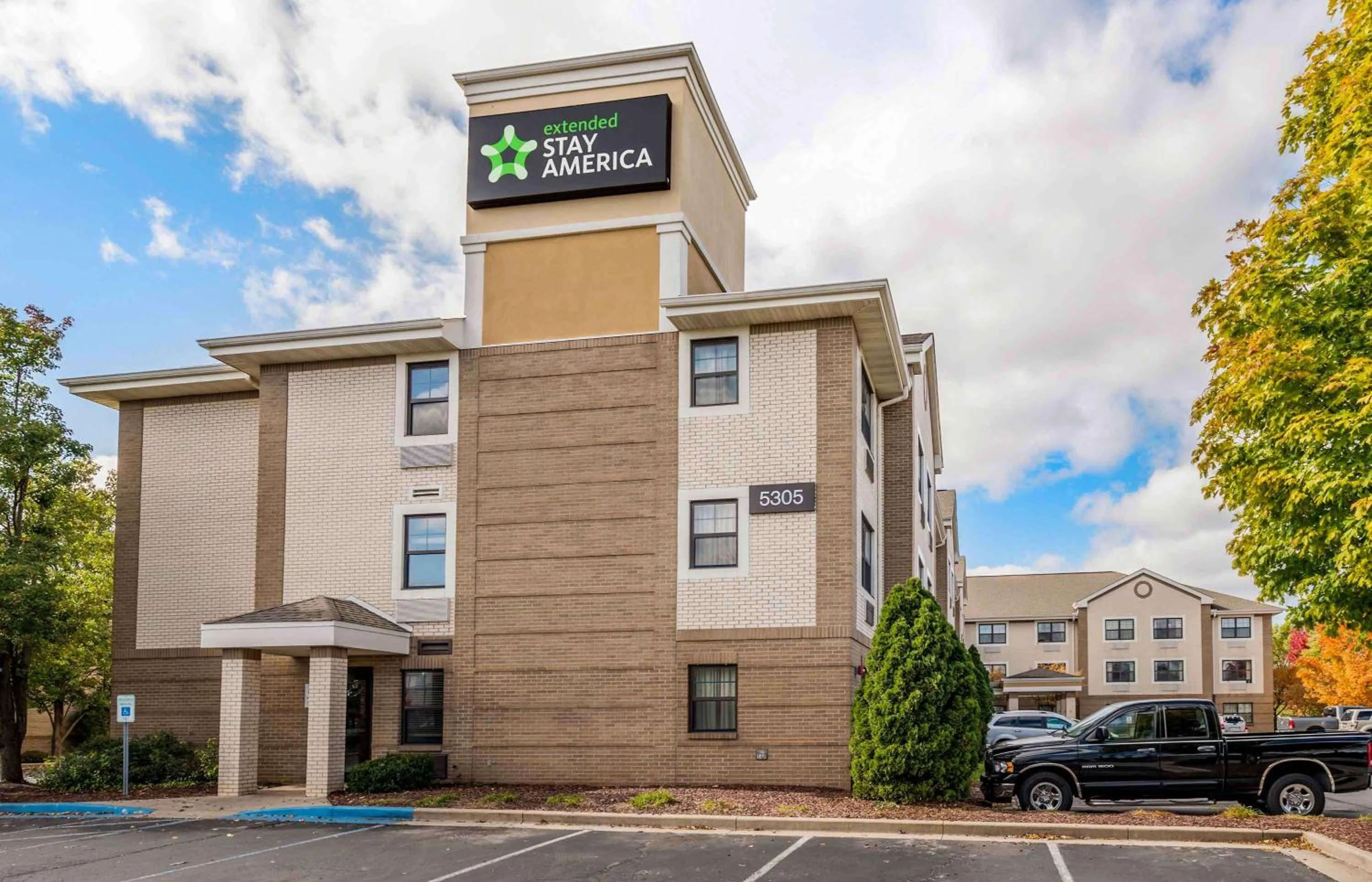 Property building in Extended Stay America Suites - South Bend - Mishawaka - North