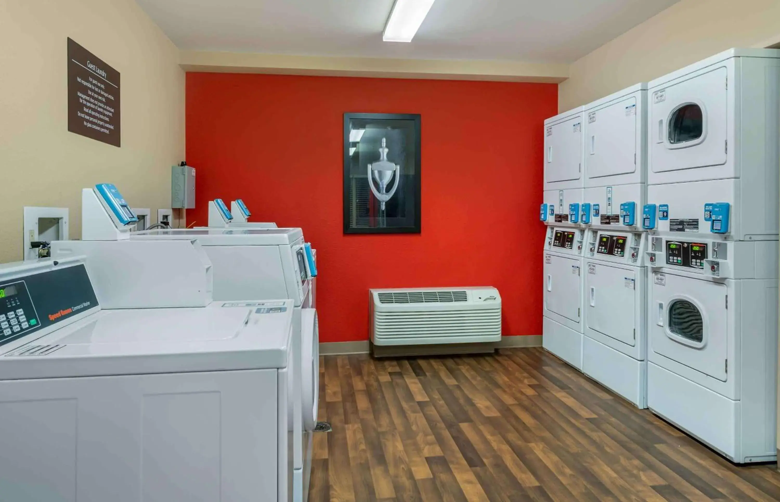 Property building in Extended Stay America Suites - South Bend - Mishawaka - North Property building in Extended Stay America Suites - South Bend - Mishawaka - North